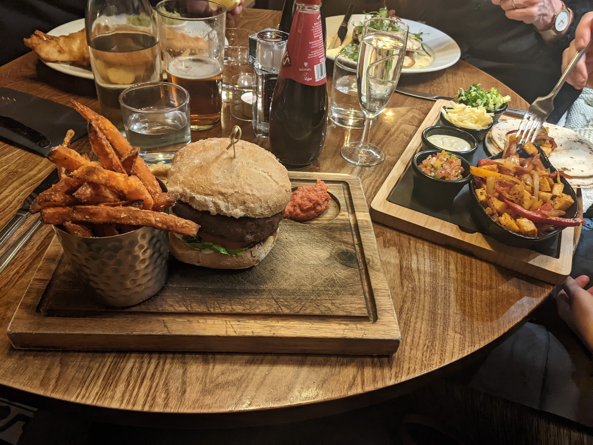 Crown Bar & Grill