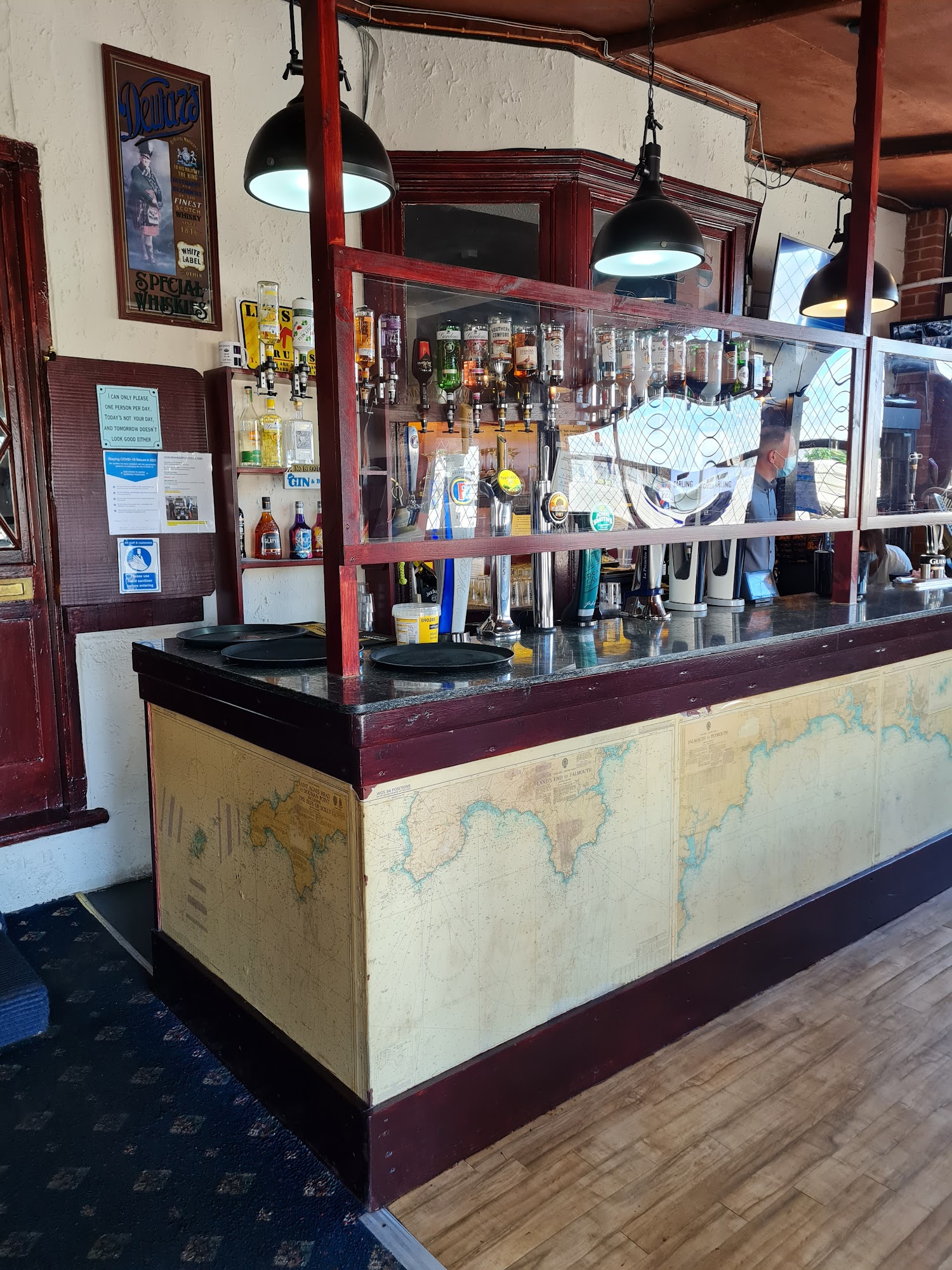 Lee's Bar