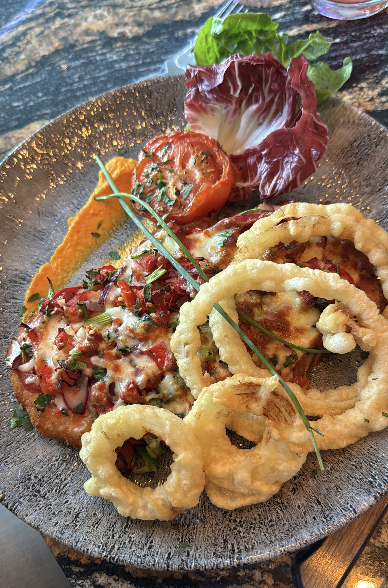 Rendezvous Restaurant & Bar