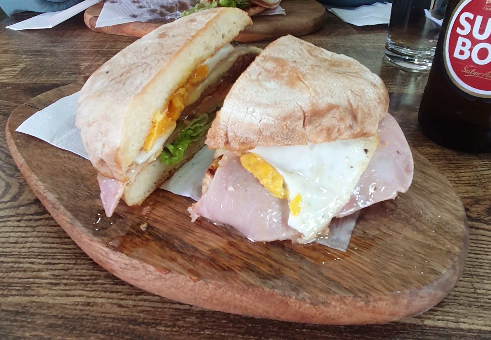 Mad cafe and deli