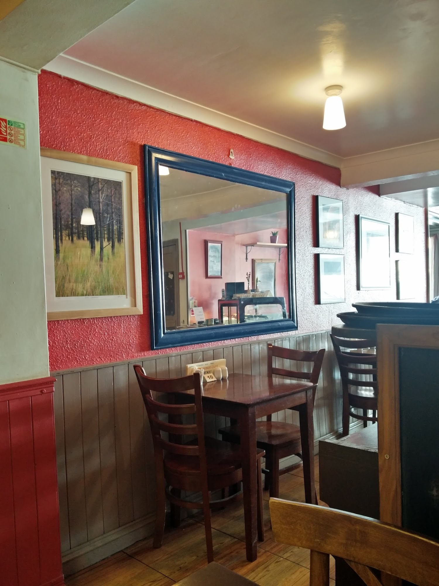 The Lounge Cafe