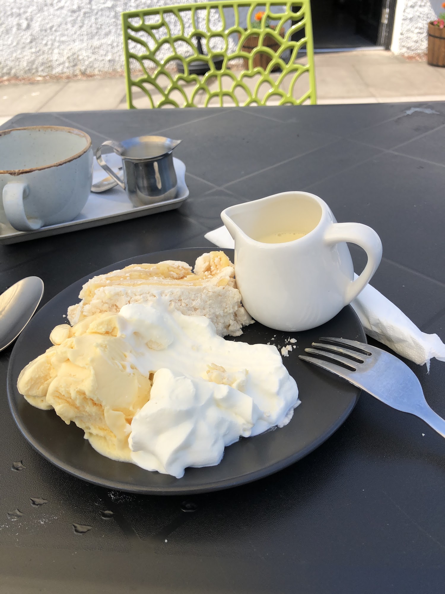 Quarter Cake Cafe