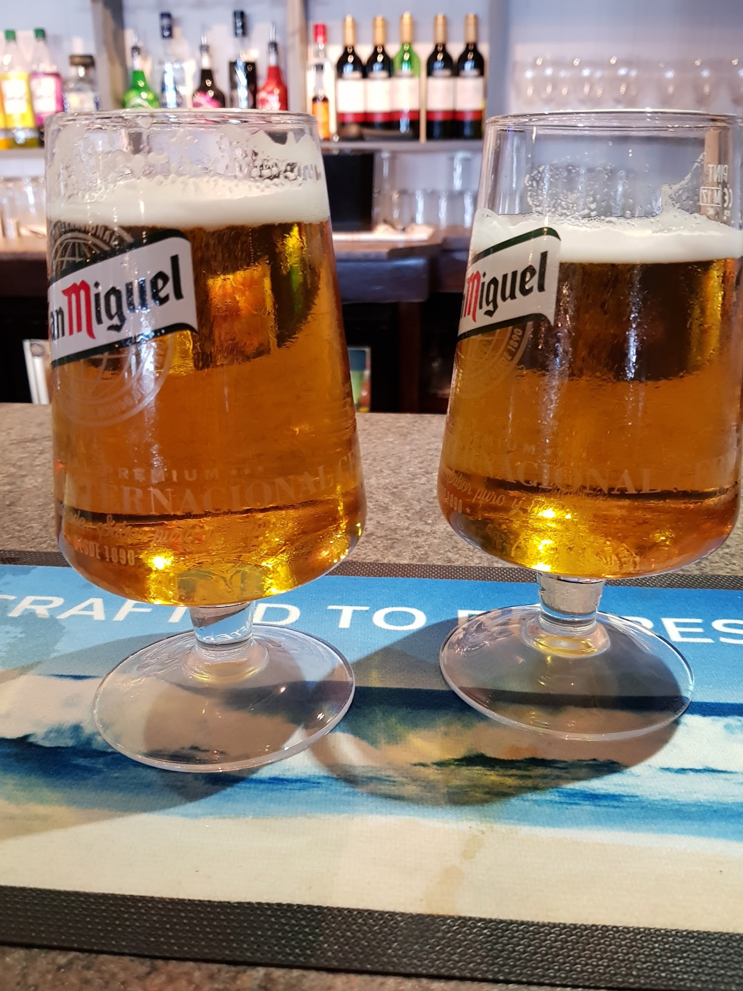 Waterside Bar & Grill