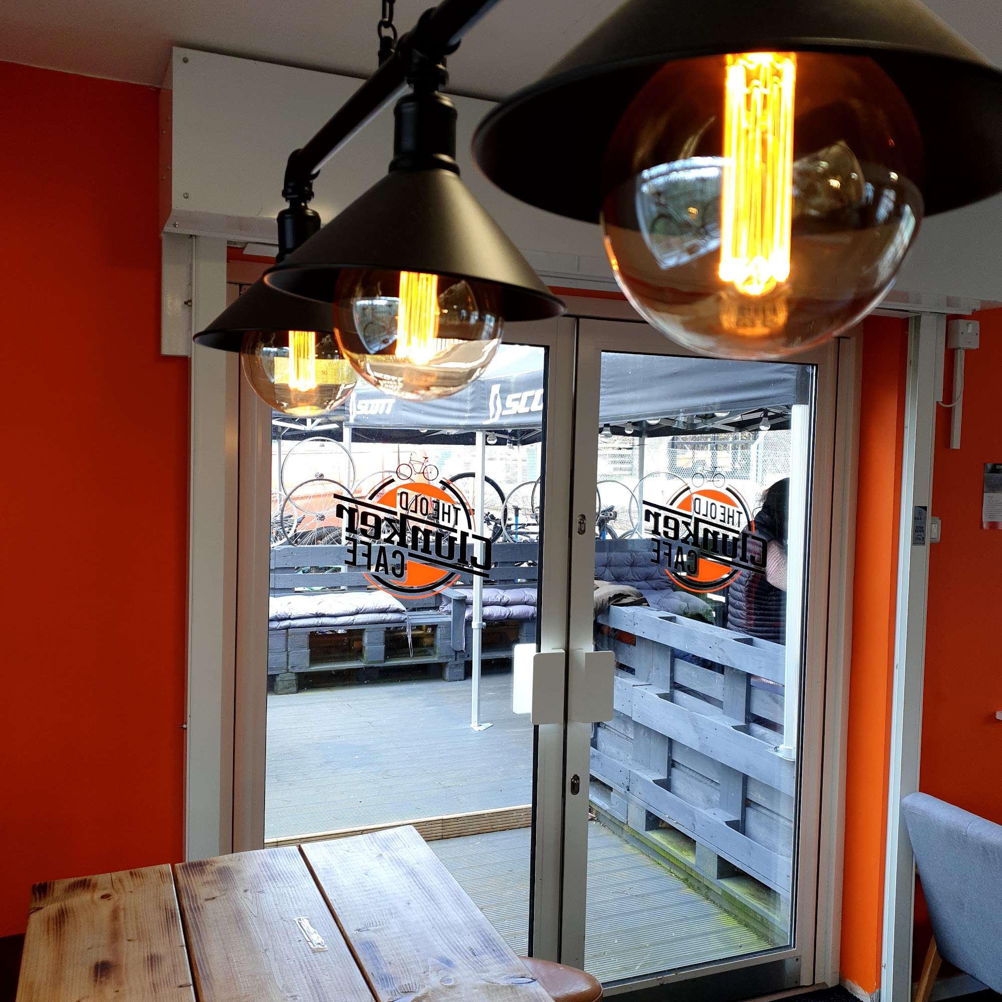 The Old Clunker Café