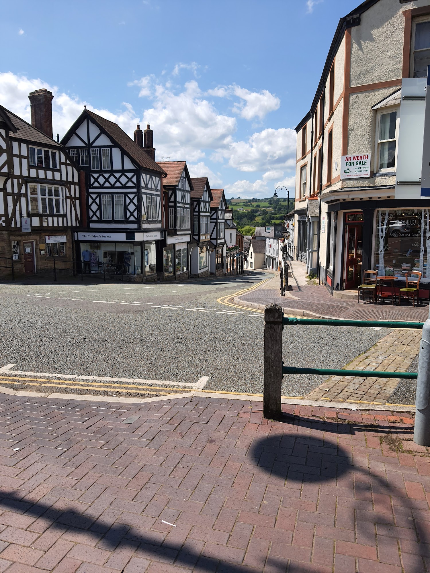 Barllaeth Sandwich Bar