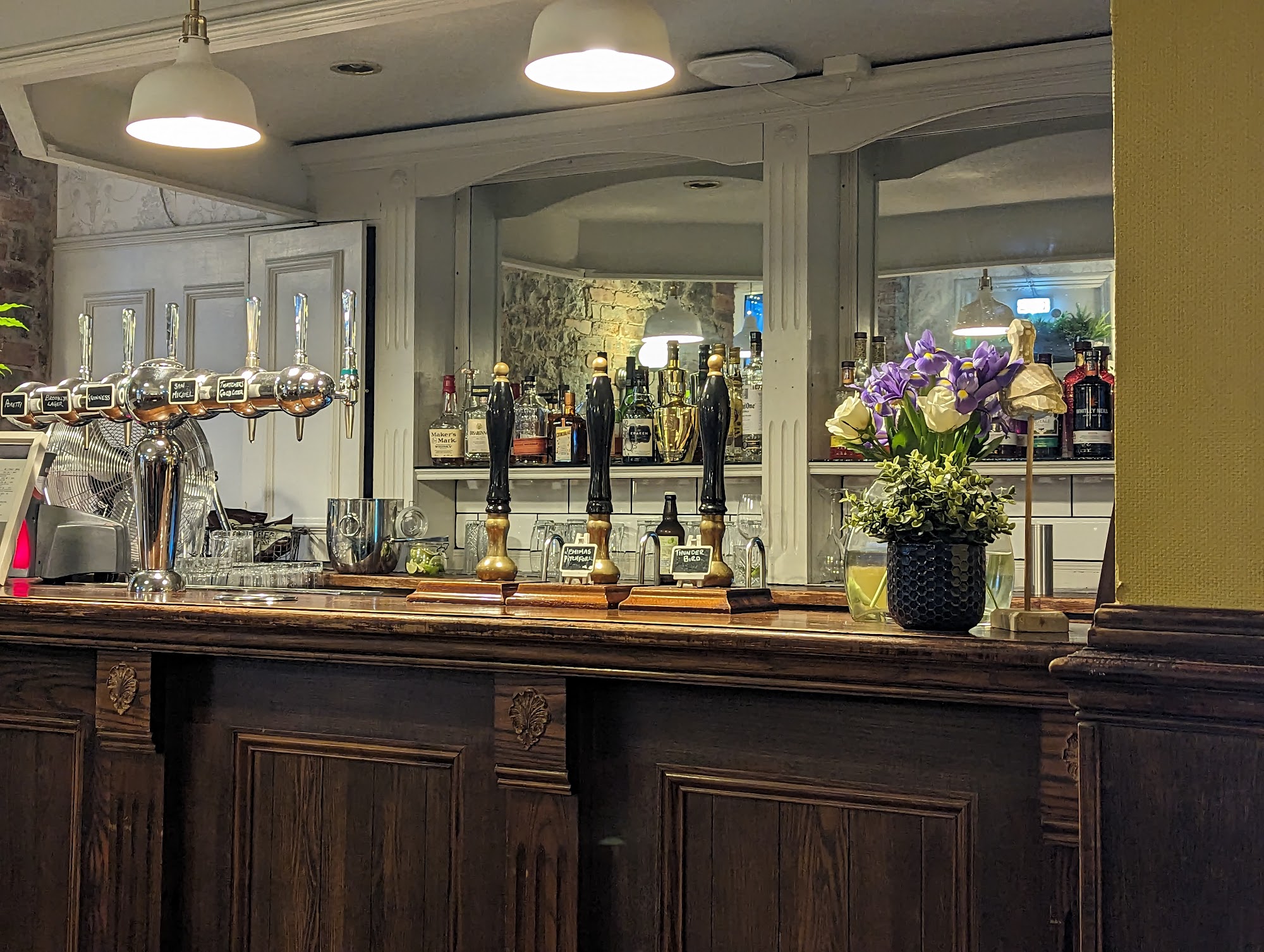 The West Cross Inn