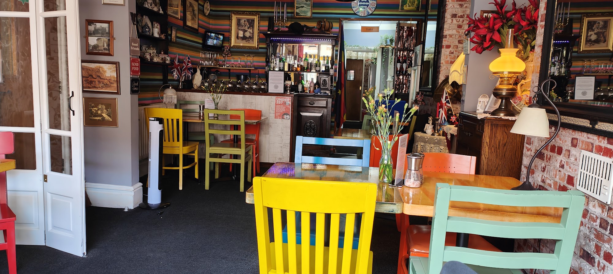 Old Dresser Cafe