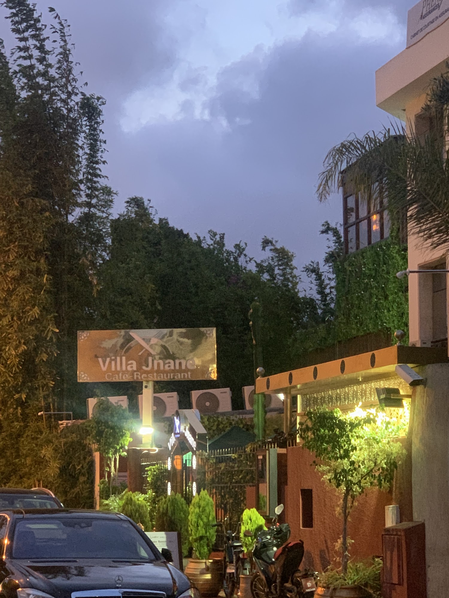 Cafe Janan