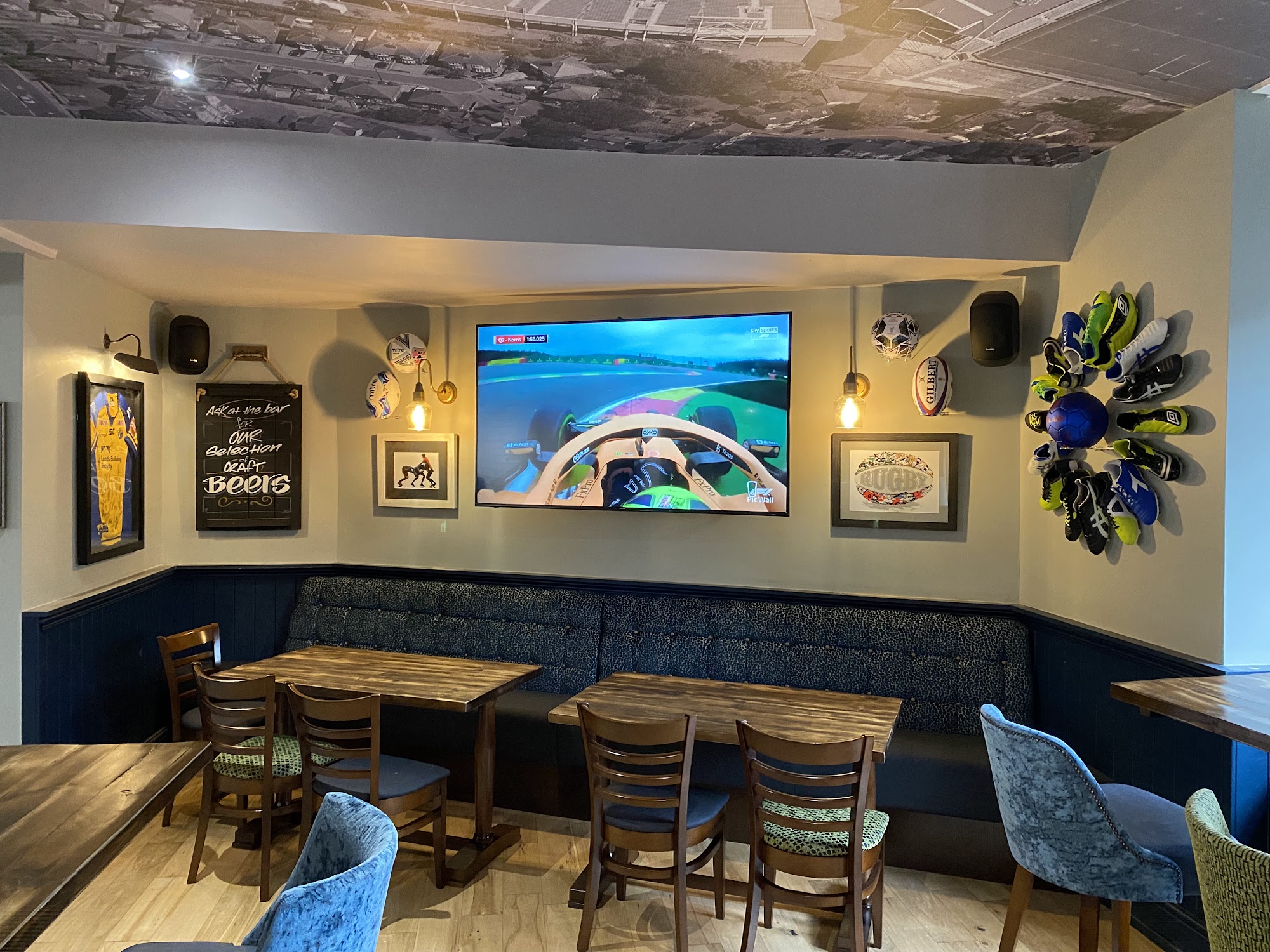 The Three Horseshoes