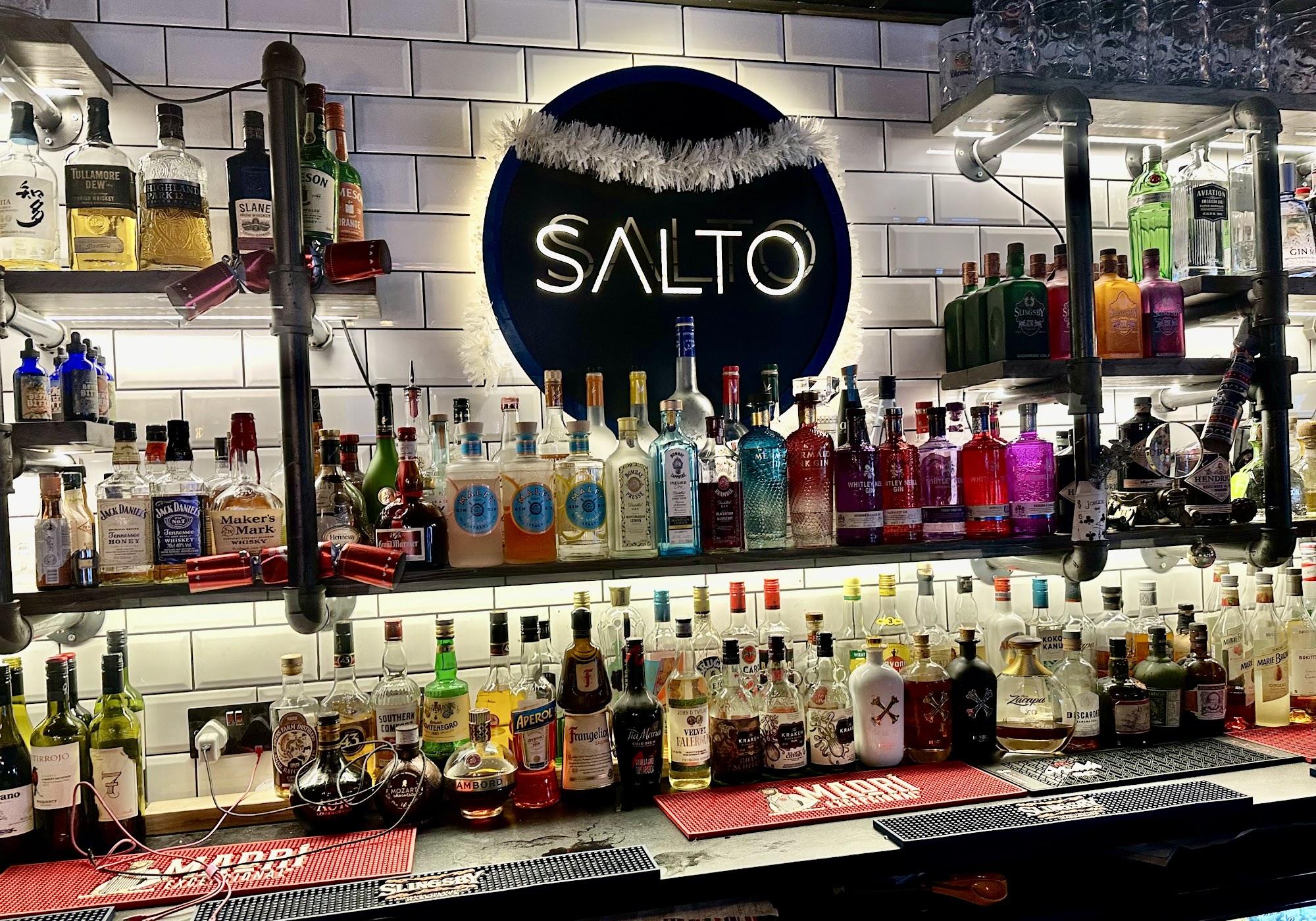 Salto Espresso & Cocktails