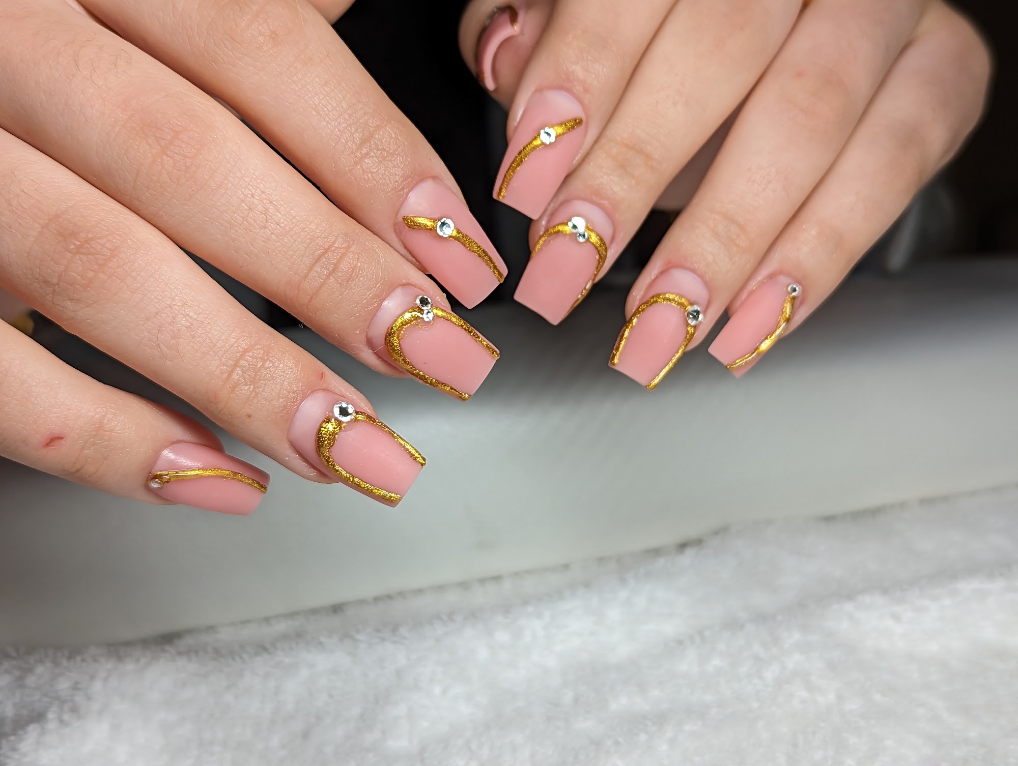 Glamorosa Nails & Spa