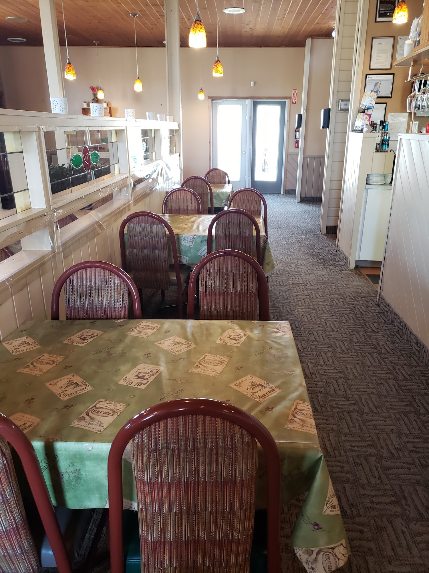 Apollo Pizza 10915 104 Ave, Westlock, AB T7P 1B3
