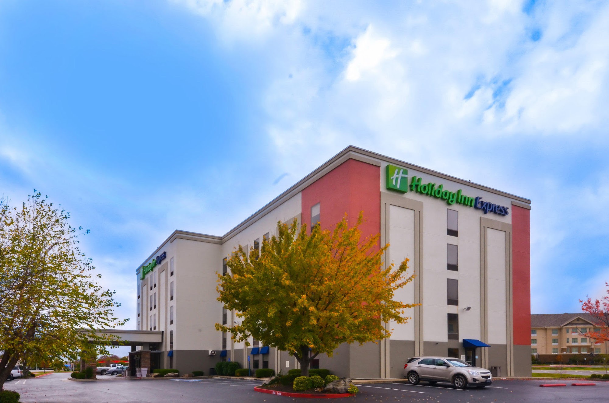 Holiday Inn Express & Suites Fayetteville-Univ of AR Area, an IHG Hotel