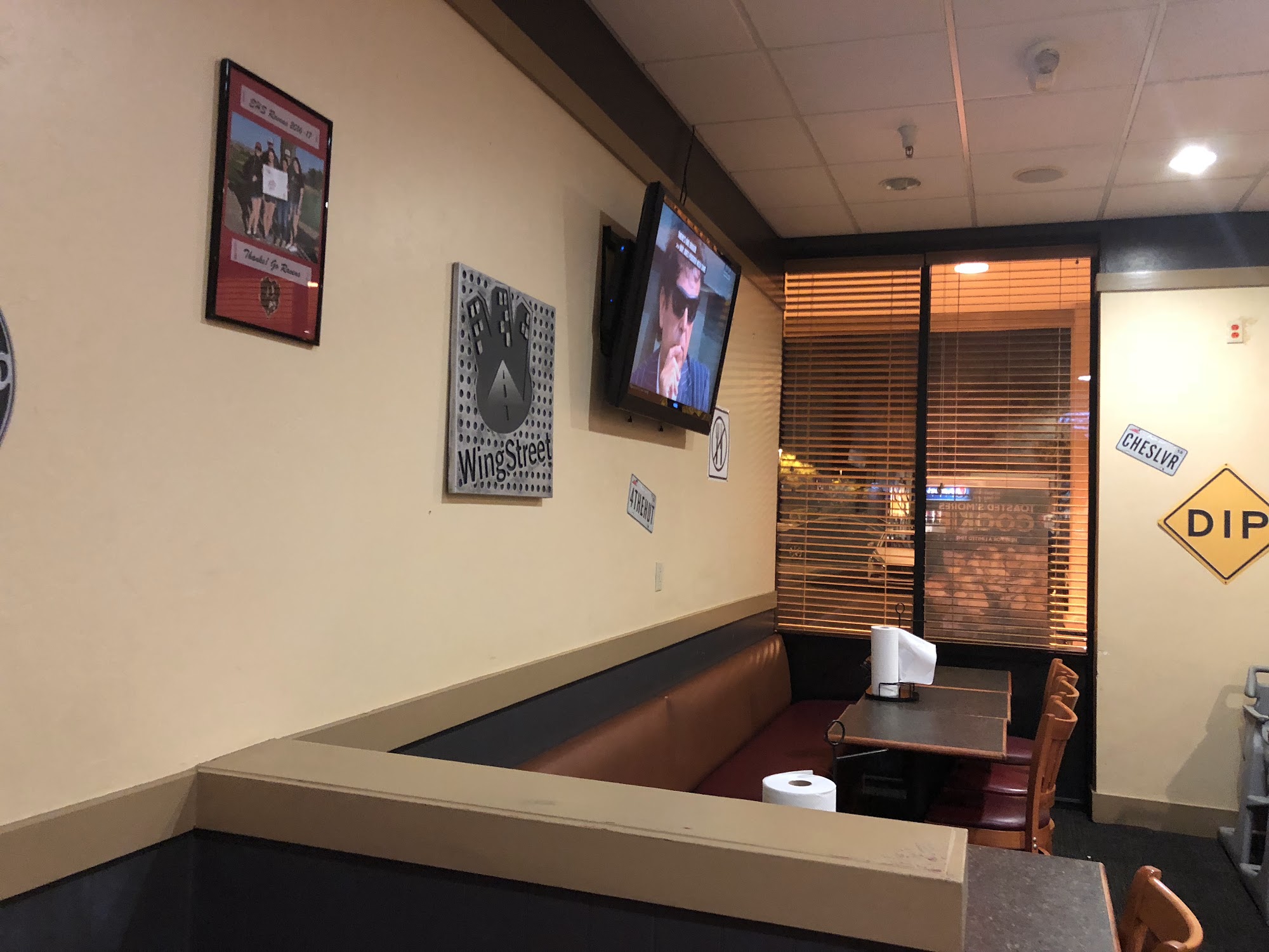 Pizza Hut / Wing Street