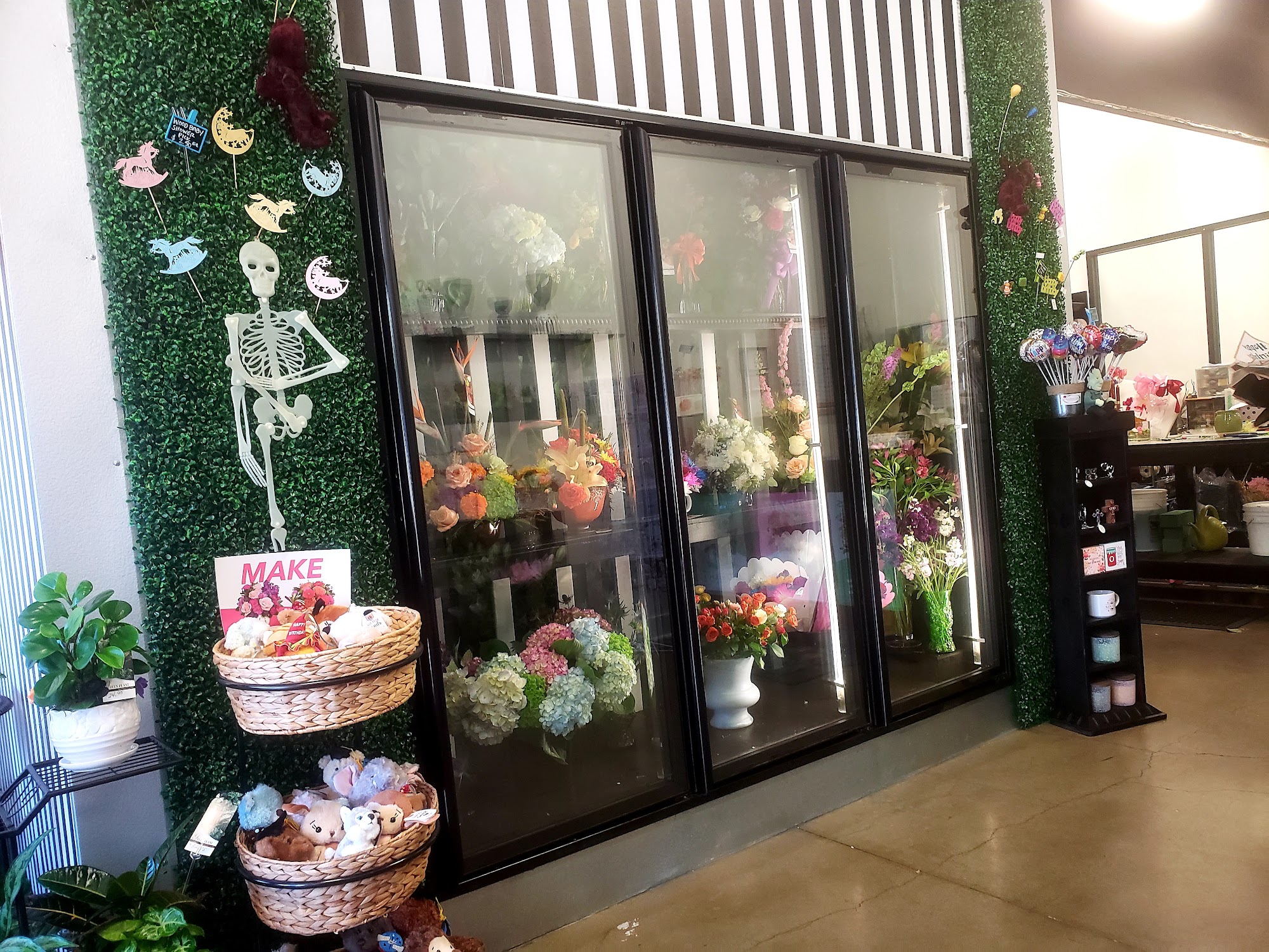 Blooming Gals Flower Shop