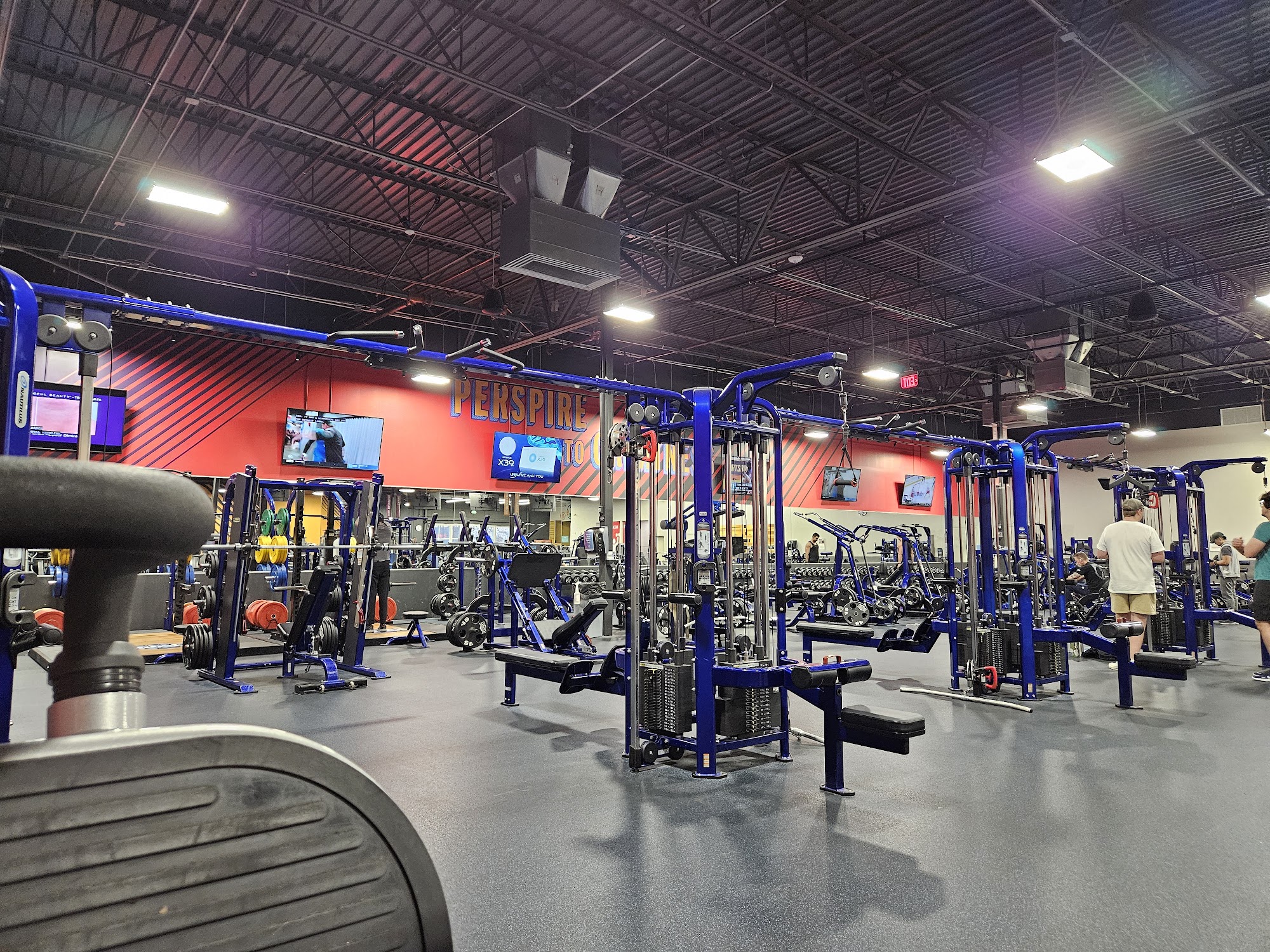 Crunch Fitness - Folsom