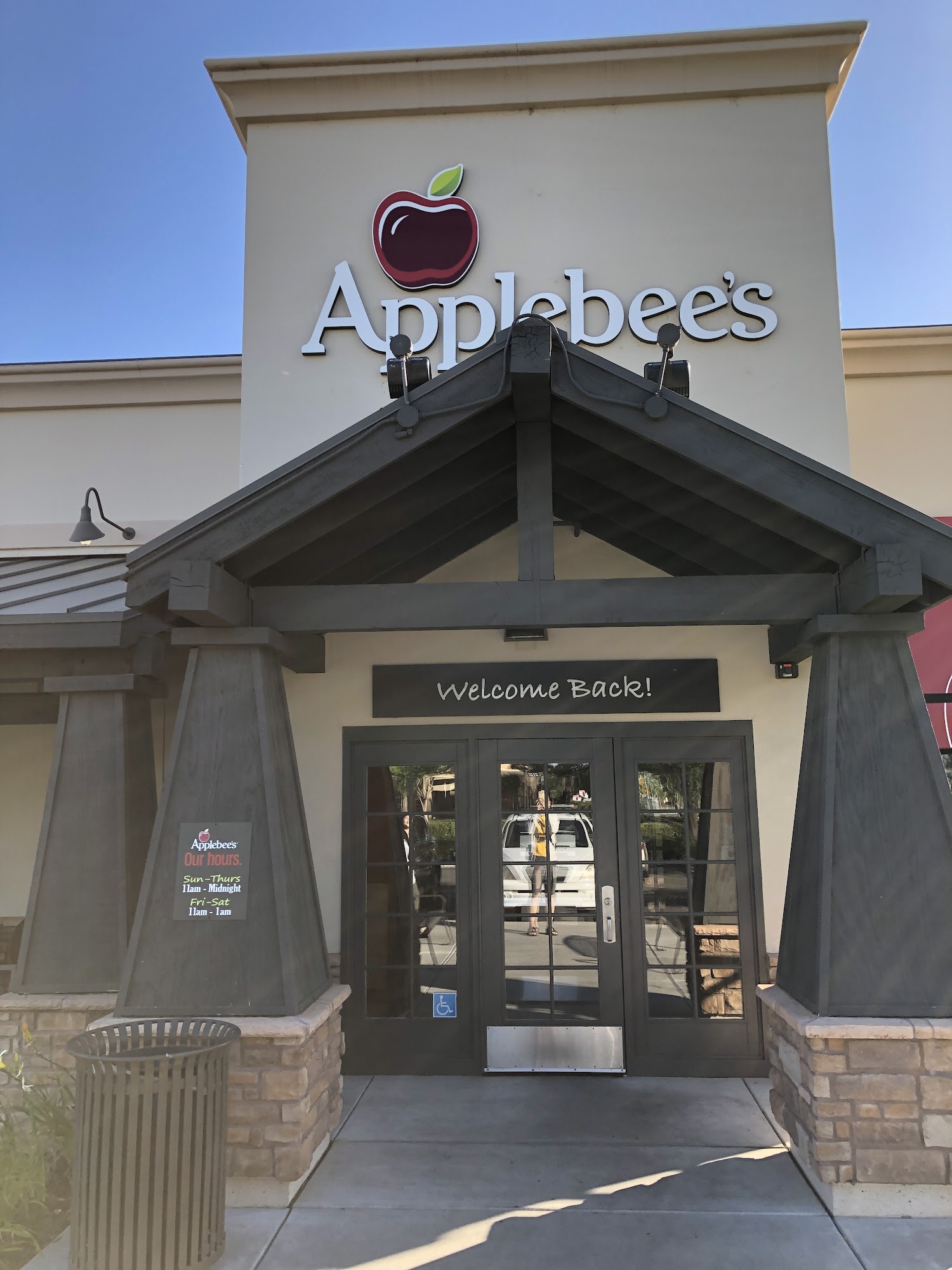 Applebee's Grill + Bar