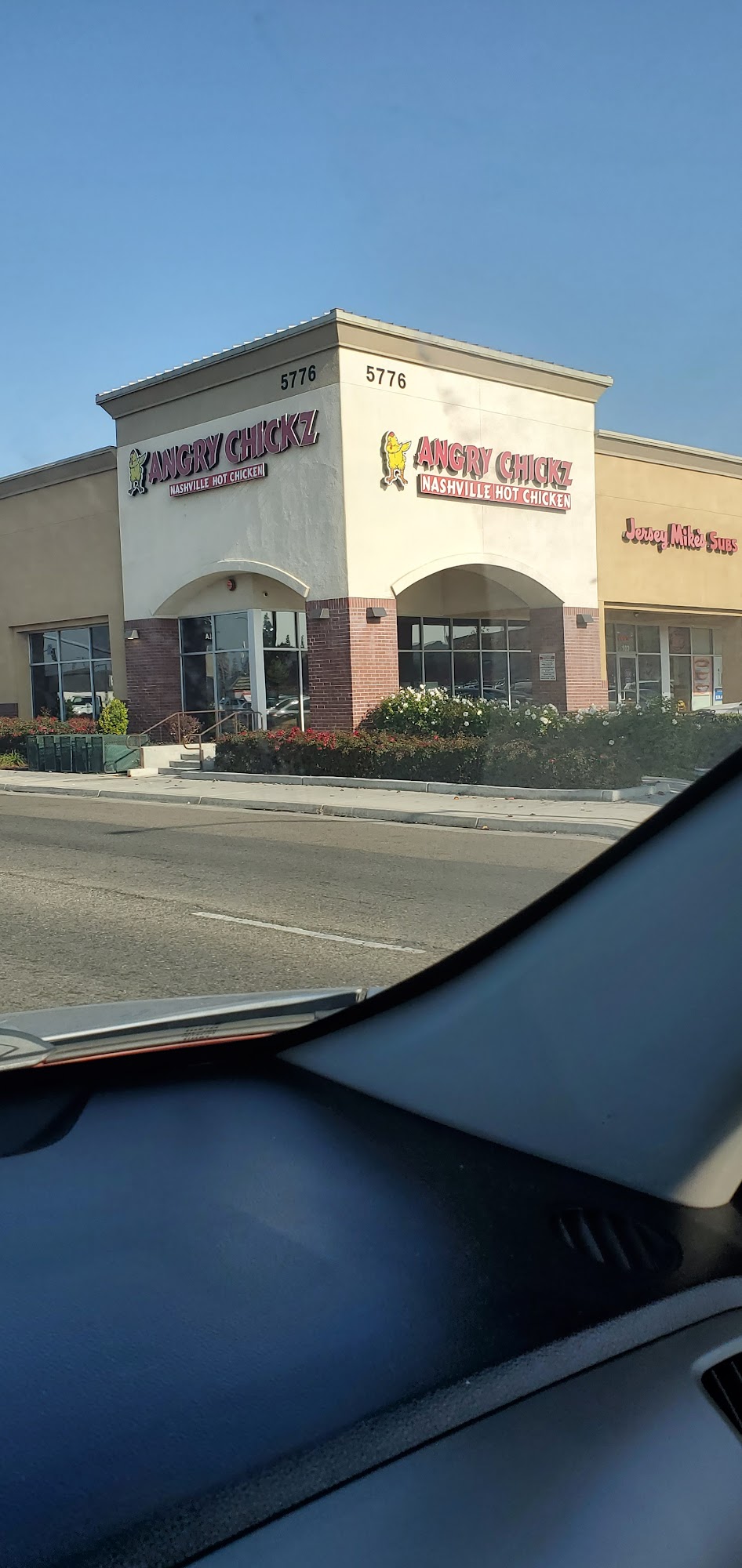 Angry Chickz - Fresno (N Blackstone Ave)