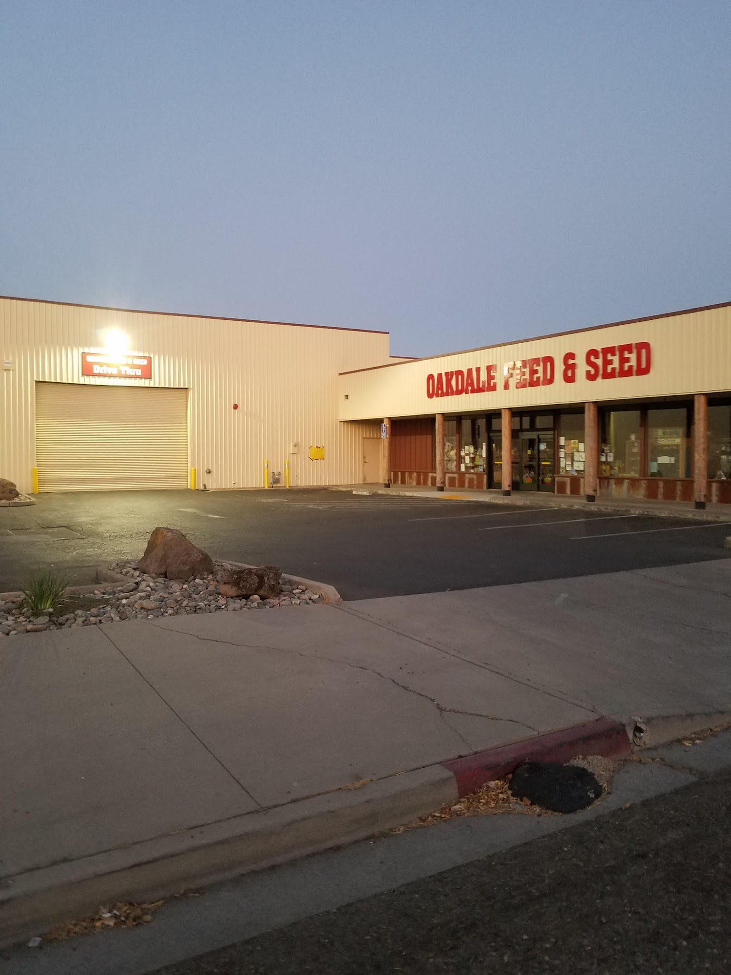 Oakdale Feed & Seed Oakdale