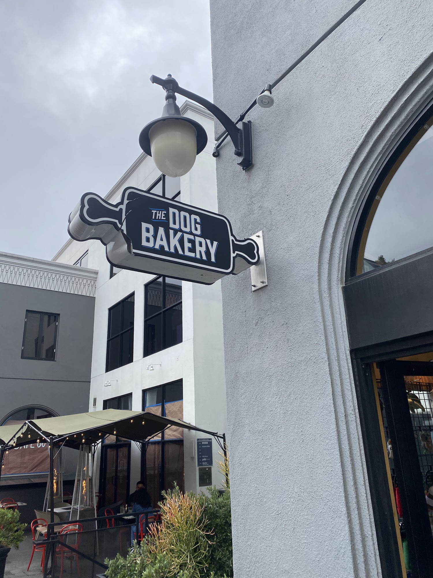 The Dog Bakery - Fresh Baked Treats & Dog Birthday Cakes Pasadena