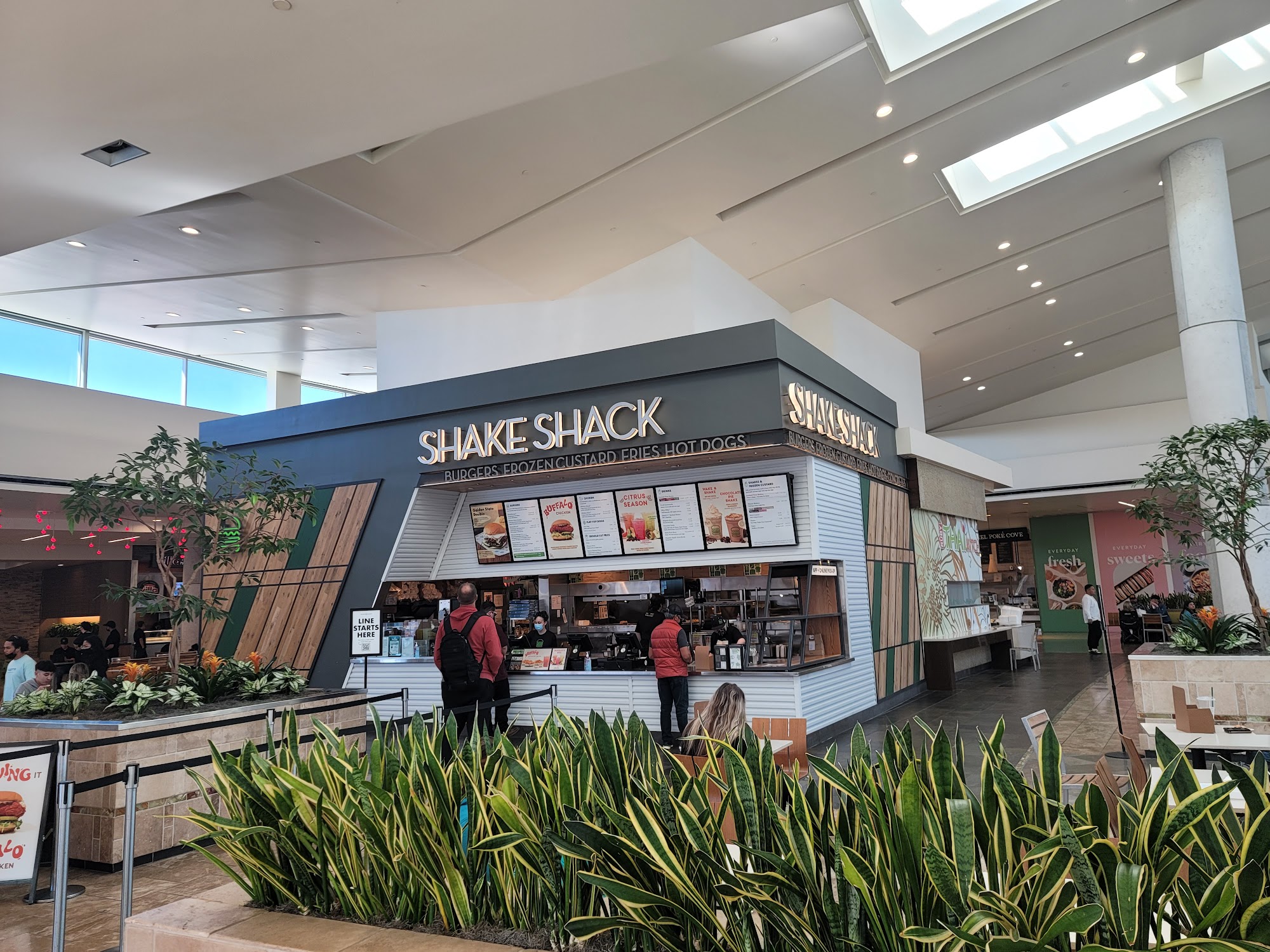 Shake Shack Galleria at Roseville