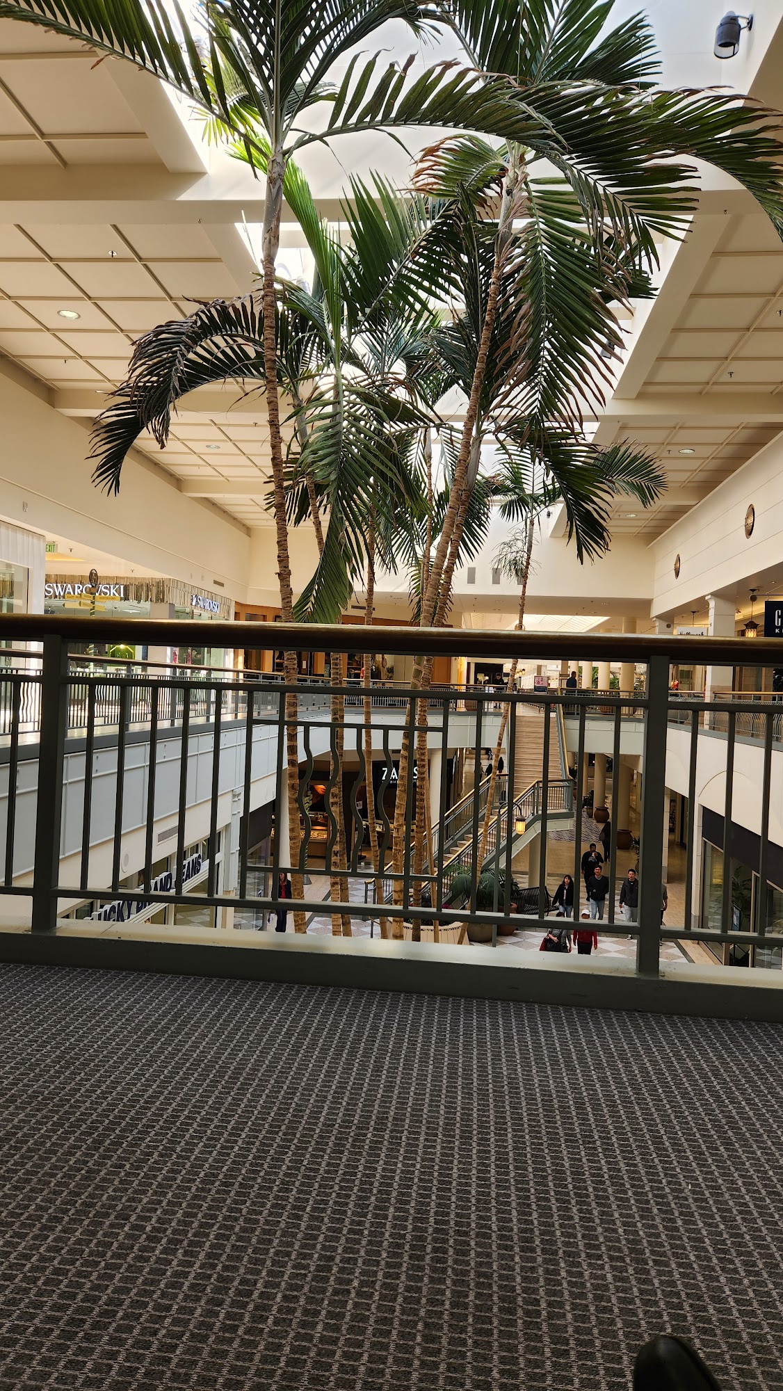 Concierge | Hillsdale Shopping Center