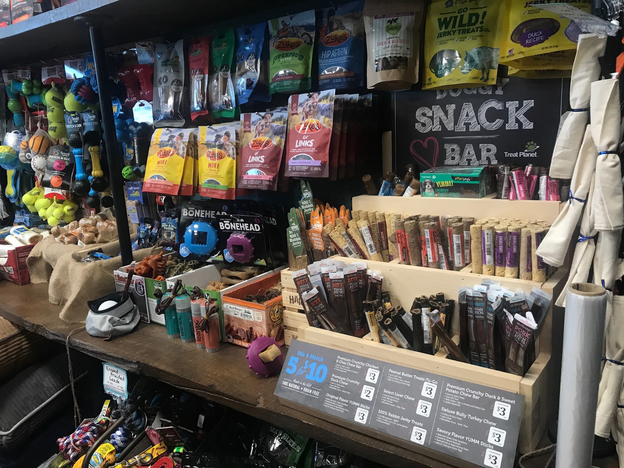 Dog & Hydrant Windsor