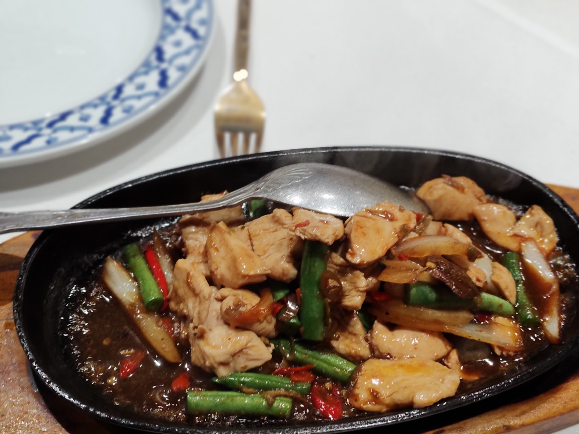 Auntie's Thai Restaurant 35 Cambridge St, Saint Neots