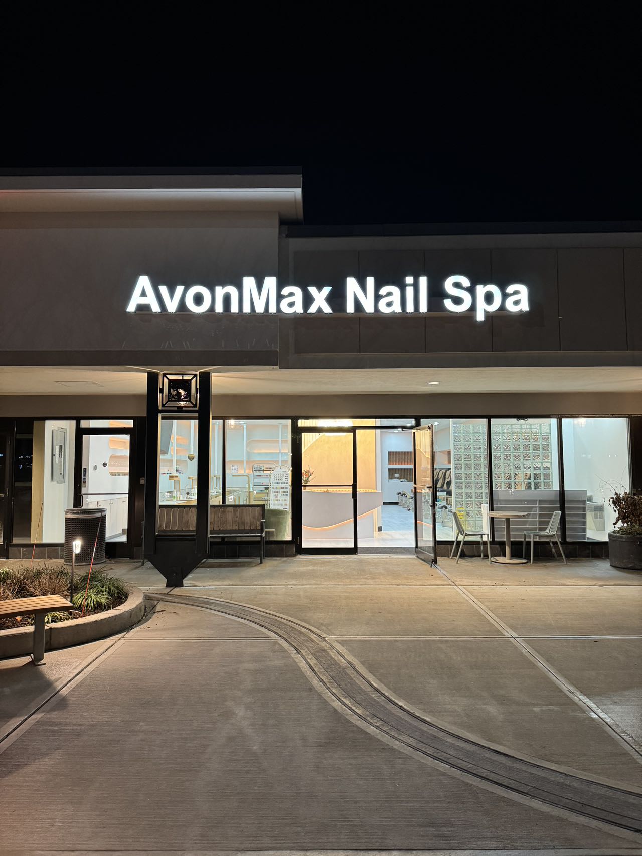 Avonmax Nail Spa