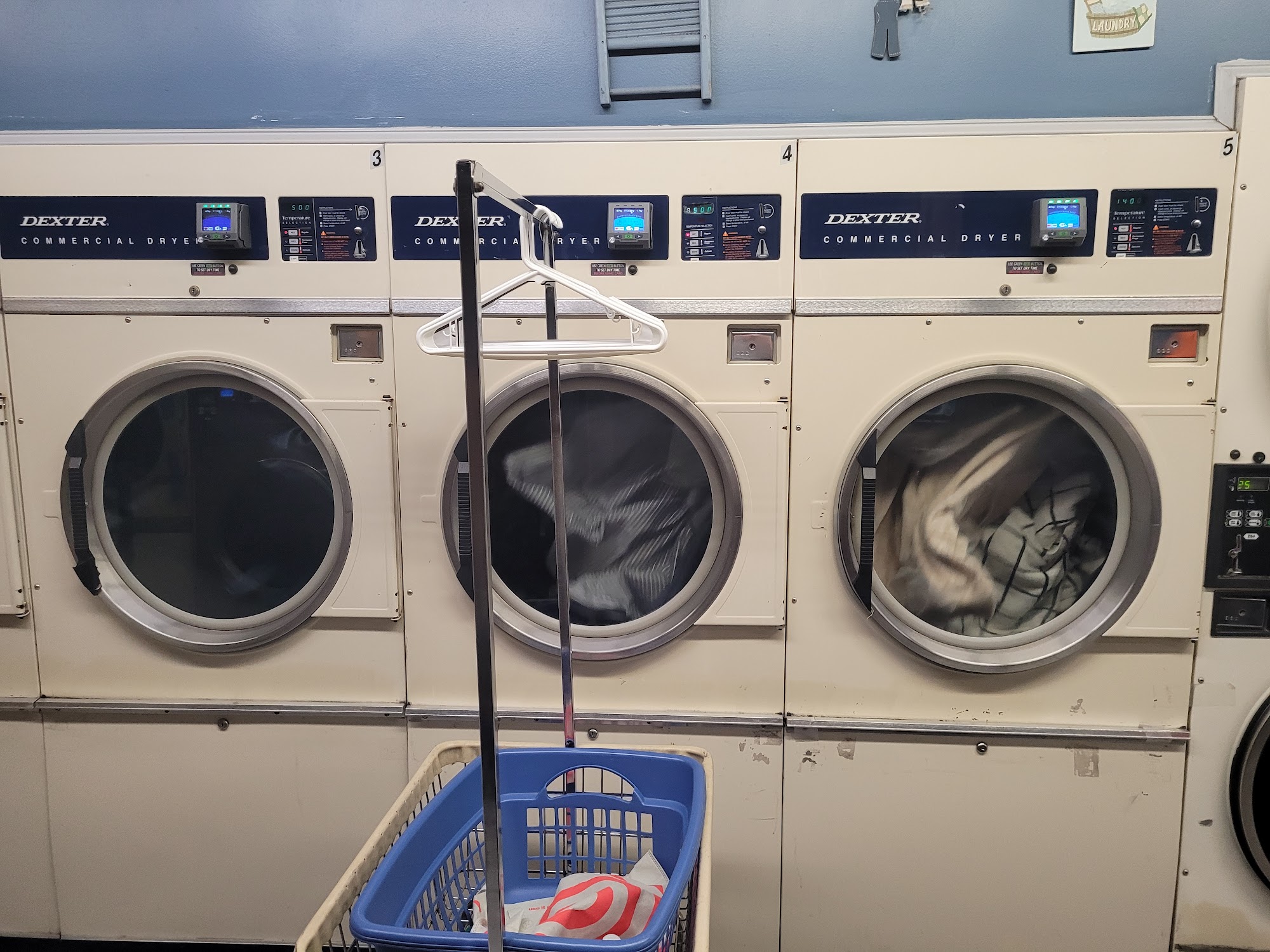 Nifty Laundromat