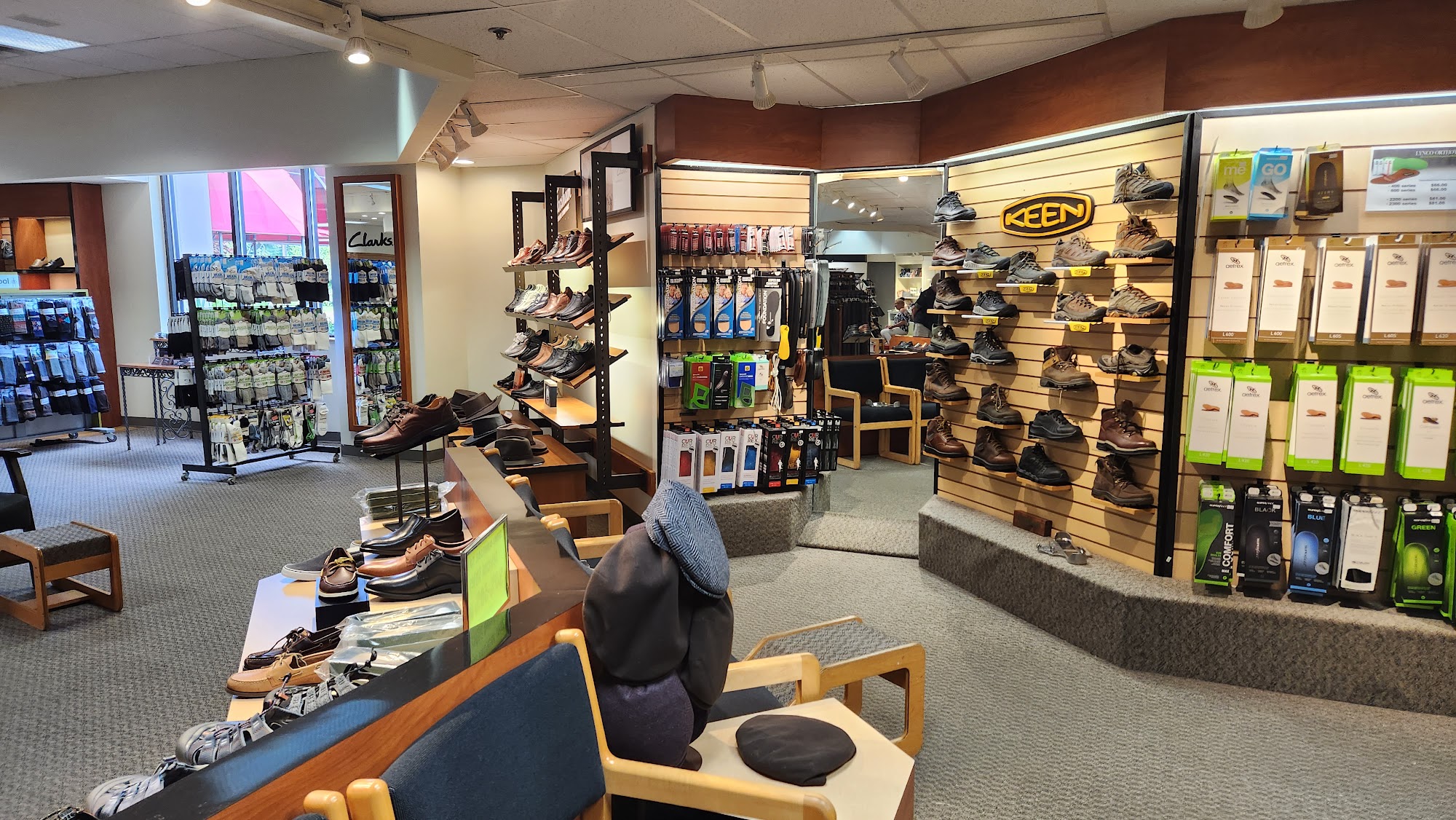 FOOTPRINTS SHOES & ACCESSORIES Newington CT Hours, Directions