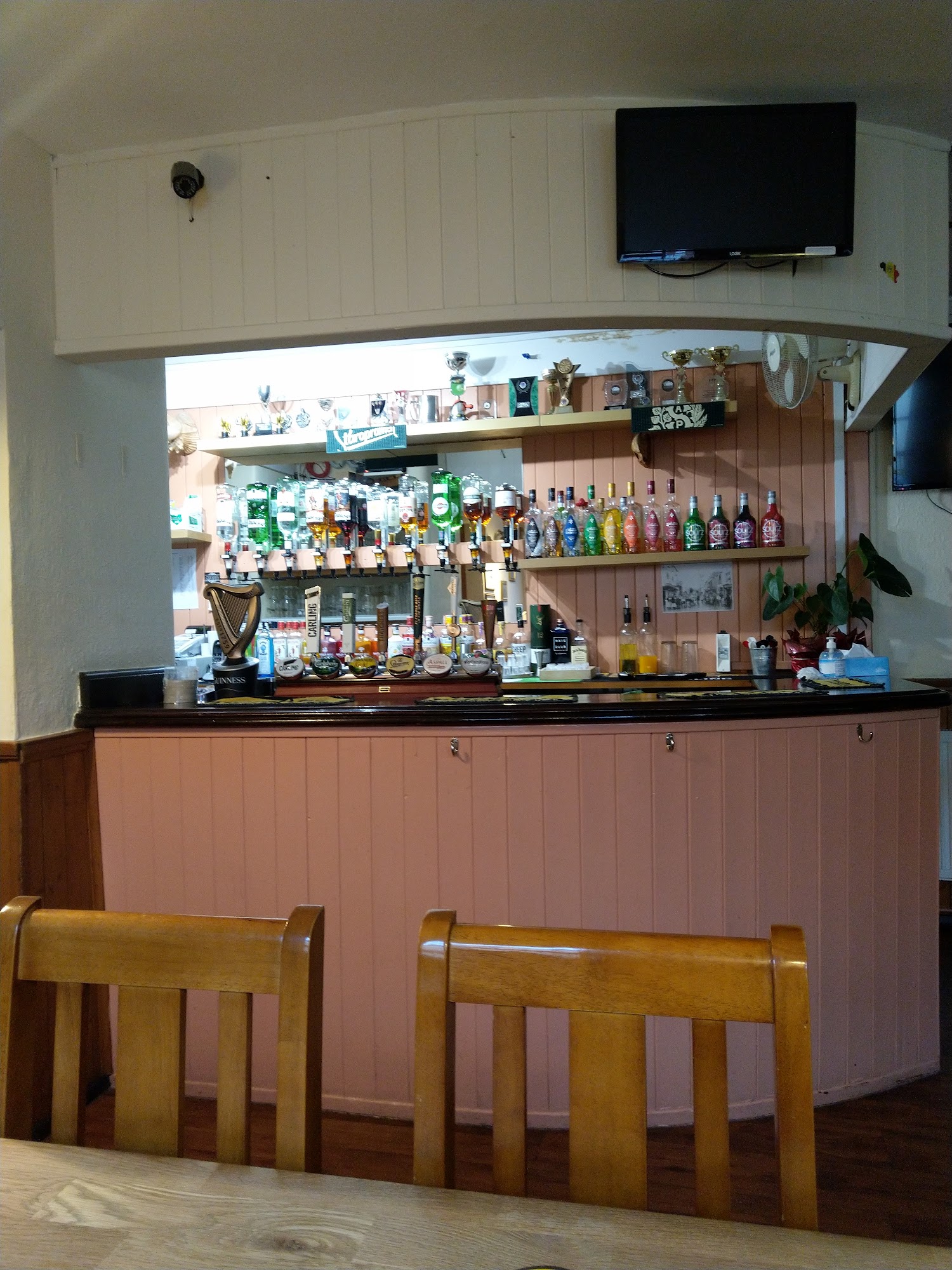 The Dolphin Hotel 67 Park St, Weymouth
