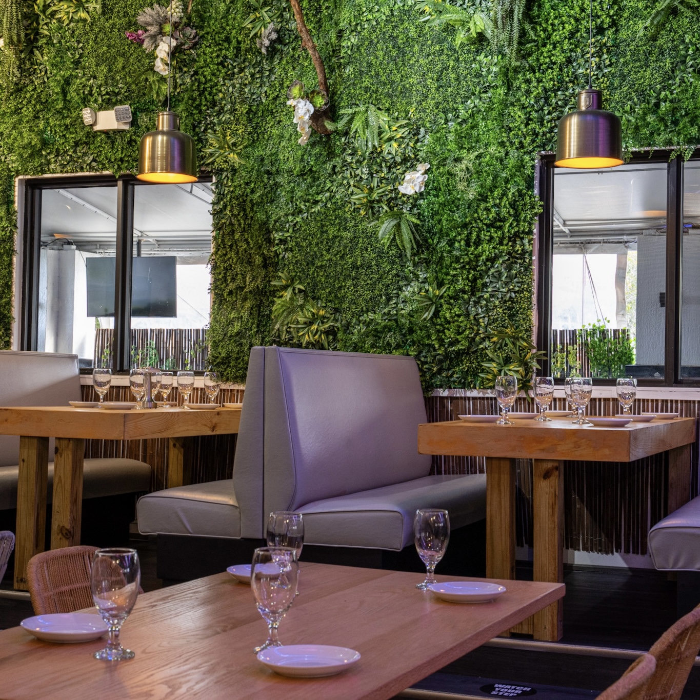 Kekoon Restaurant & Lounge