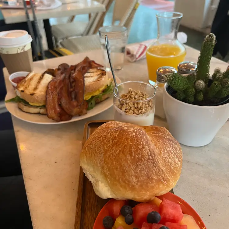 Photo credit: opentable