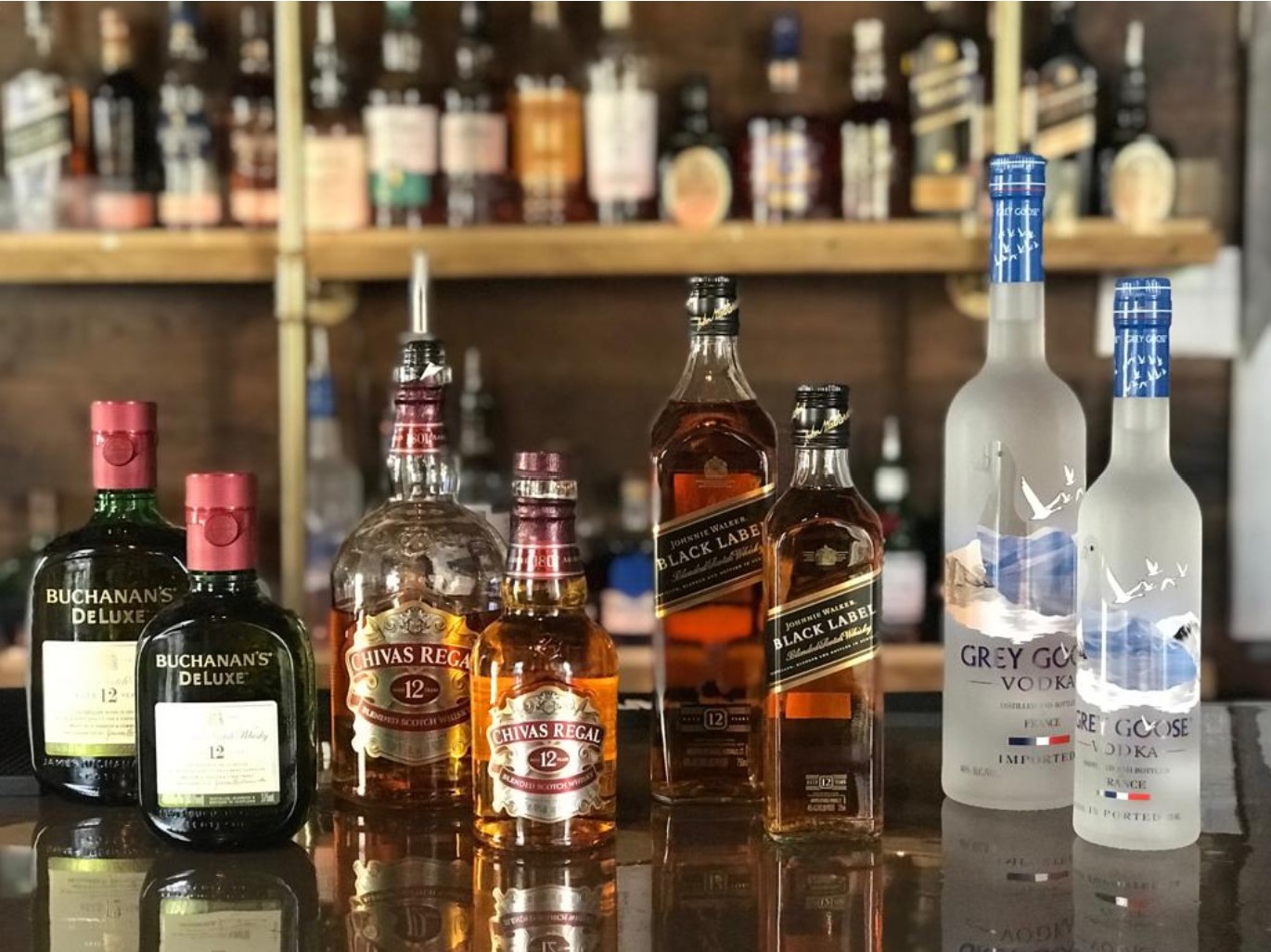 Santé Cocktail Lounge