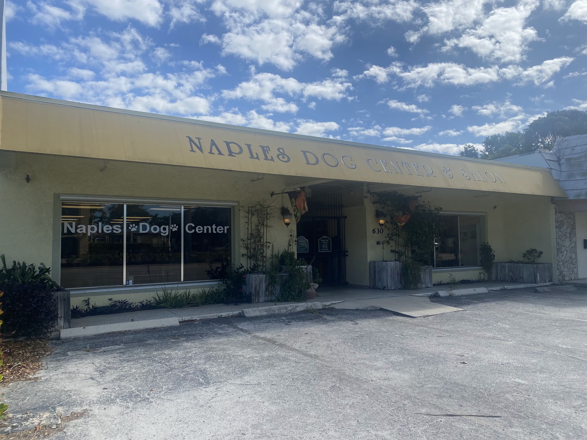Naples Dog Center & Salon Naples