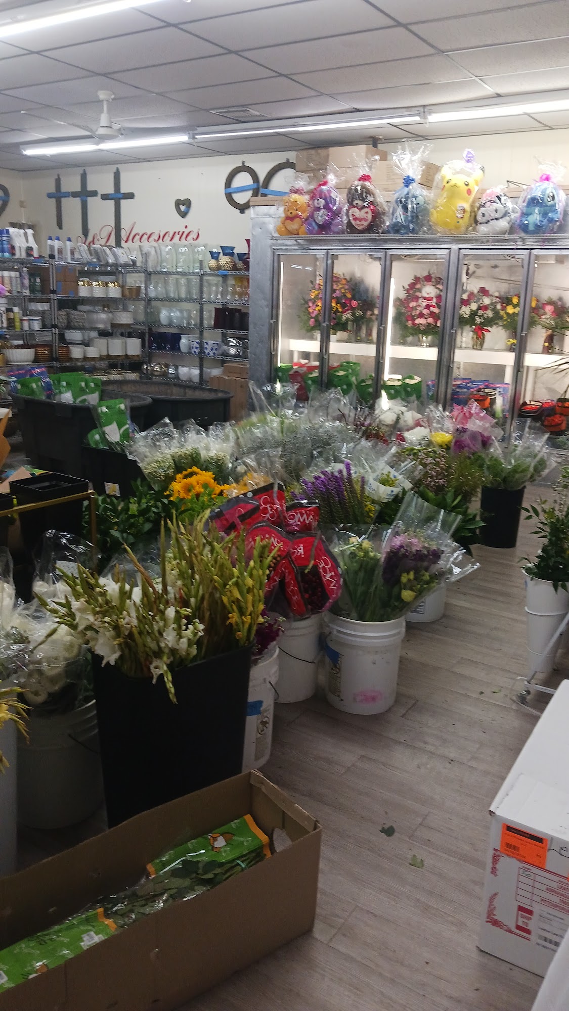A&D FLOWERS 2911 S Congress Ave ste 107-109, Palm Springs Florida 33461