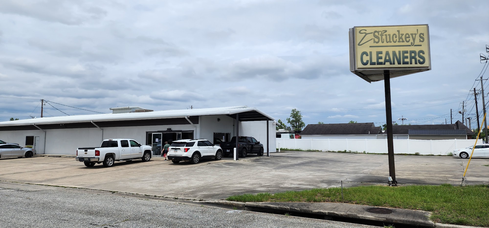 Stuckey's Laundry & Dry Cleaners Jesup