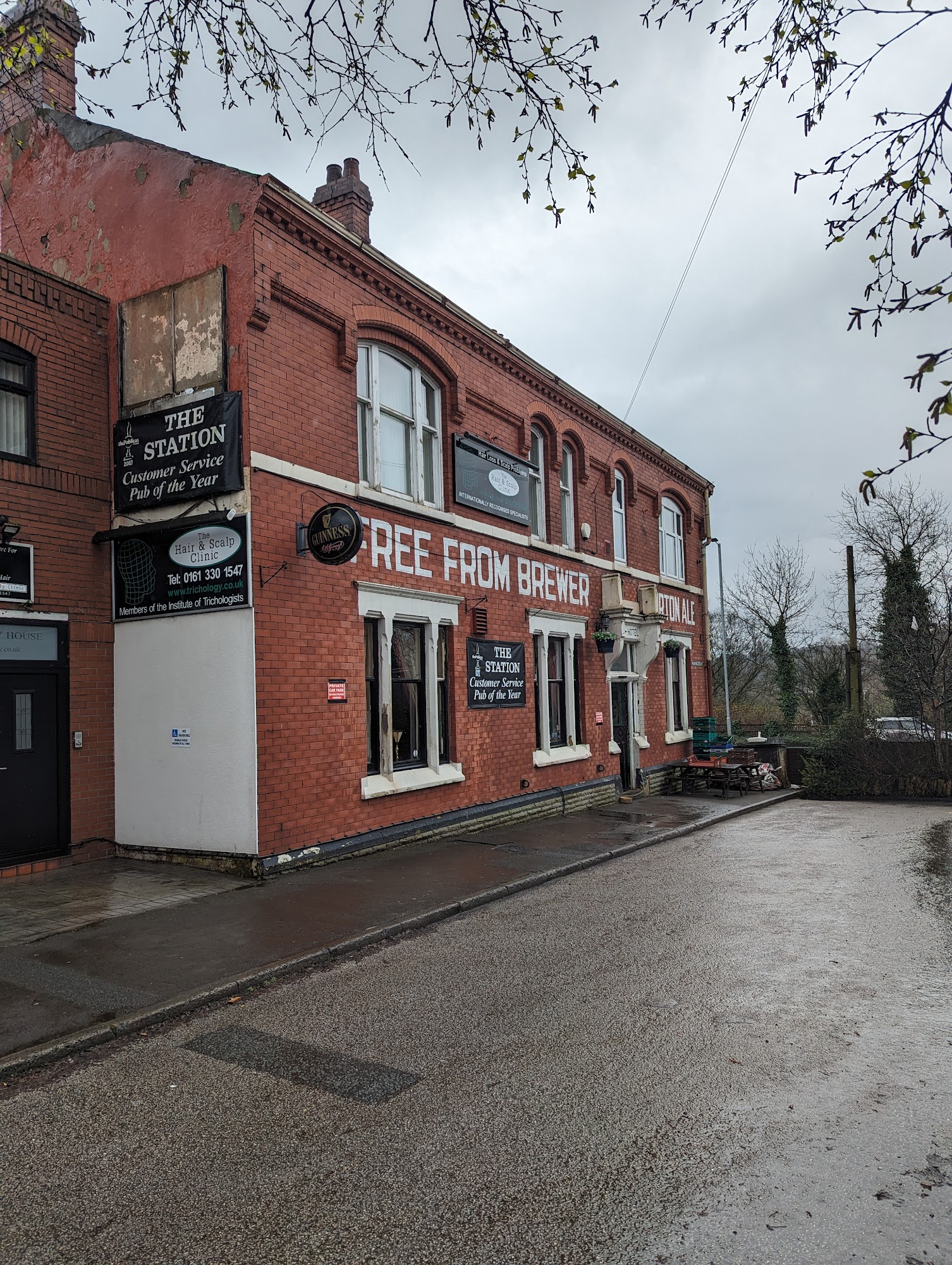 The Station Pub 2 Warrington St, Ashton-under-Lyne