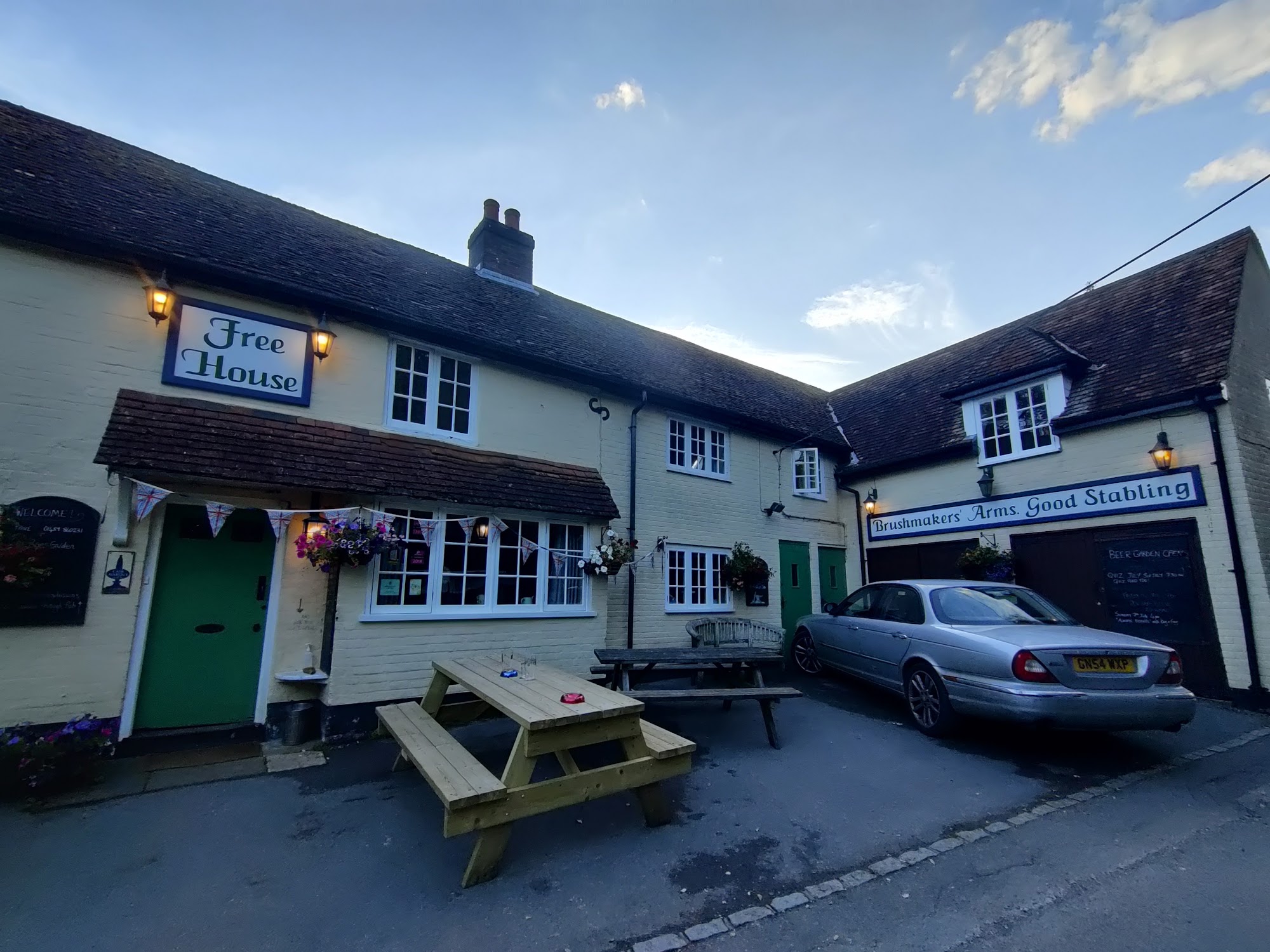 The Brushmakers Arms Shoe Ln, Upham, Southampton