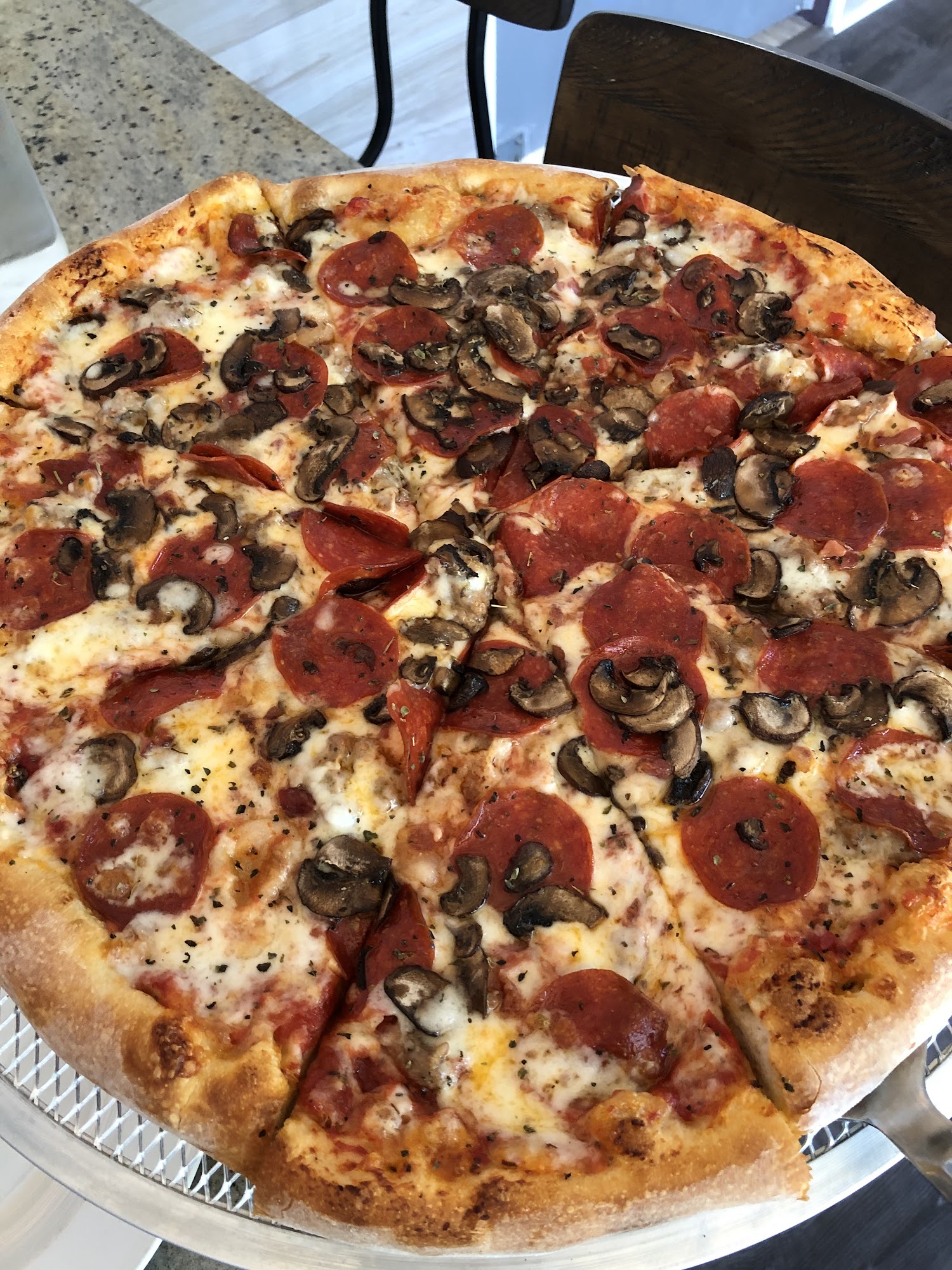 Crushed Pizzeria 1607 W Montrose Ave, Chicago, IL 60613