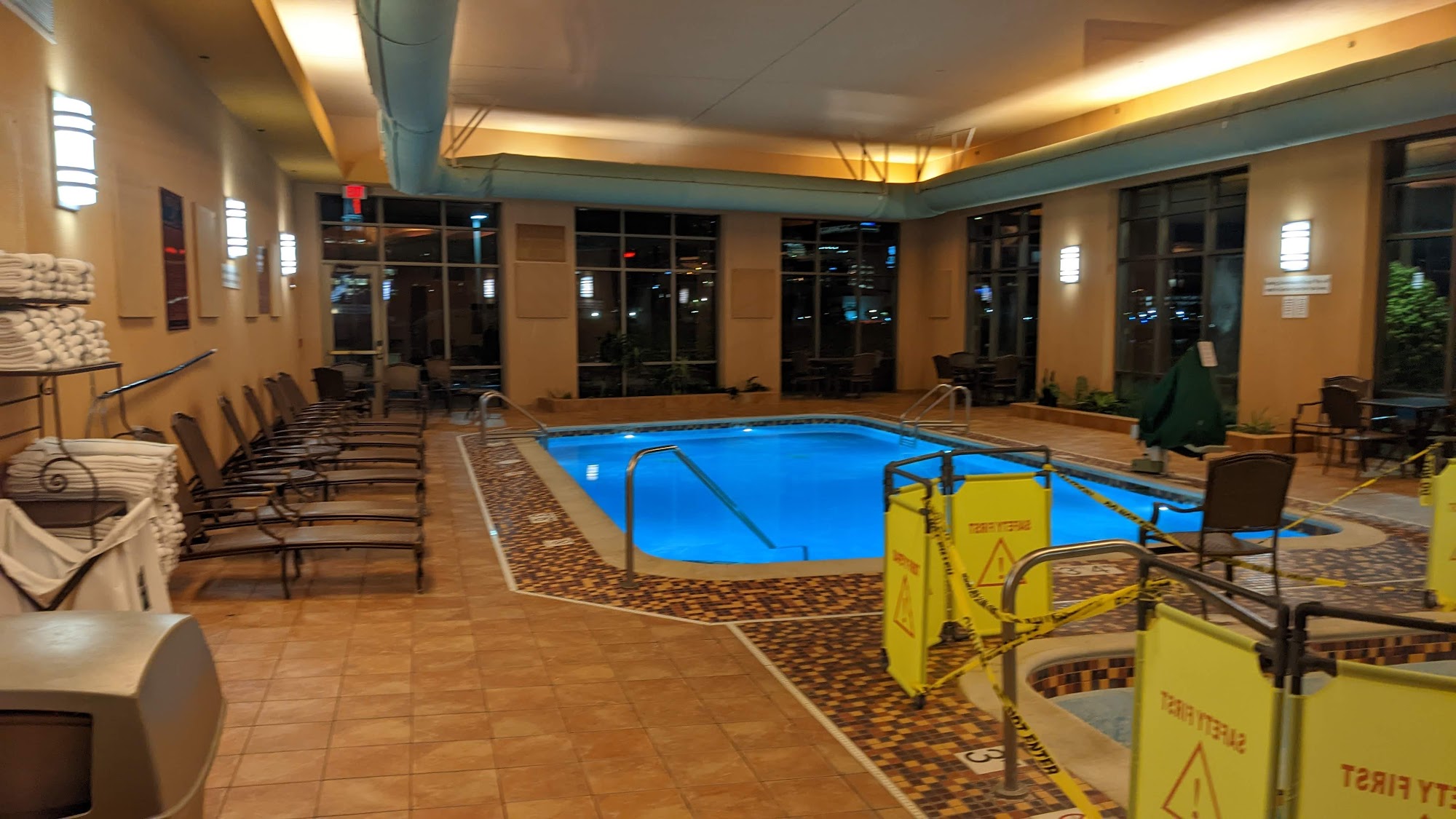 Embassy Suites by Hilton East Peoria Riverfront Hotel & Conference Center