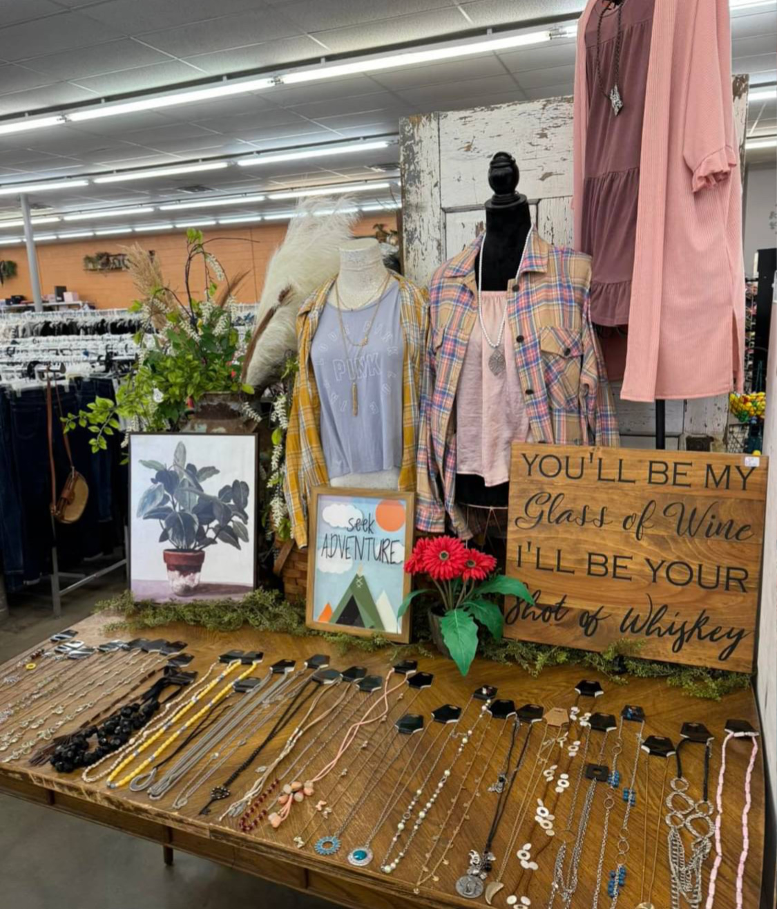 COUNTRY CLOSET - Flora IL - Hours, Directions, Reviews - Loc8NearMe