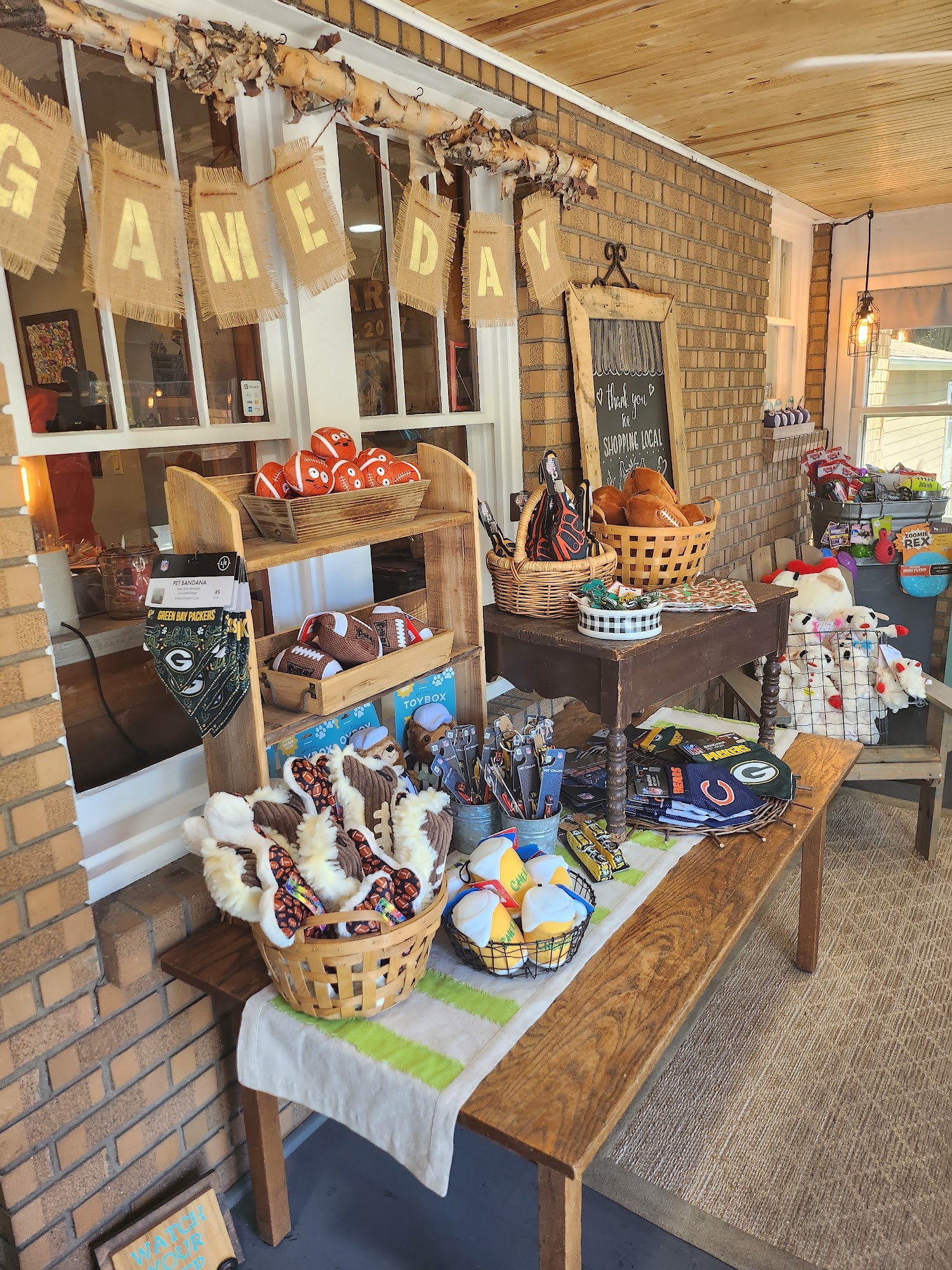 Bark On Mulford Rockford