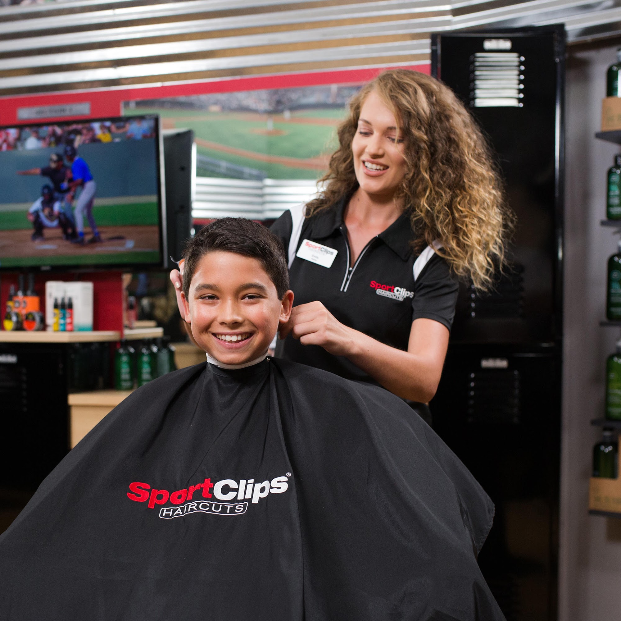 Sport Clips Haircuts of Sterling 4206 E Lincolnway, Sterling Illinois 61081