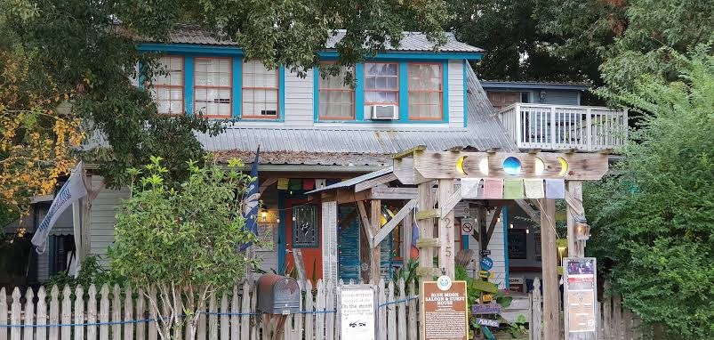 Blue Moon Saloon & Guest House