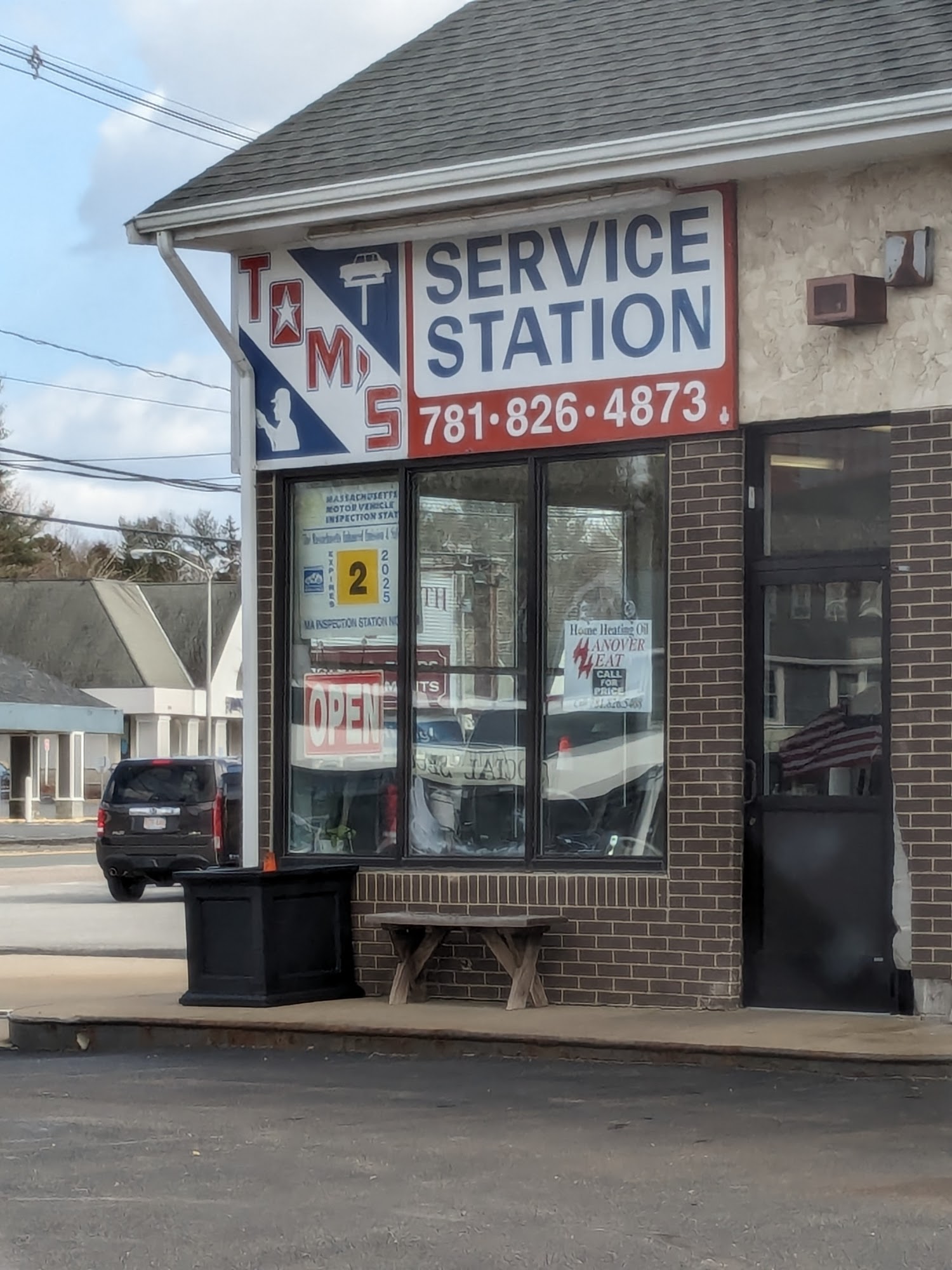 Tom's Service Station