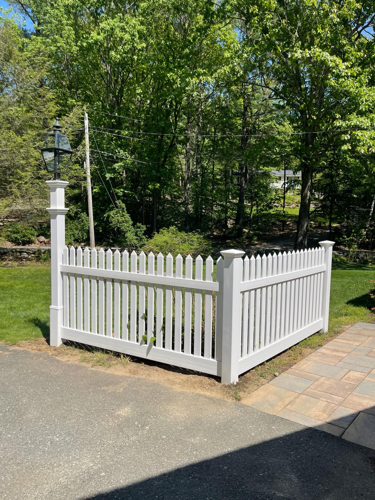 New England Fences - Fence Contractor | Aluminum/Wood/Metal Fencing in Clinton MA