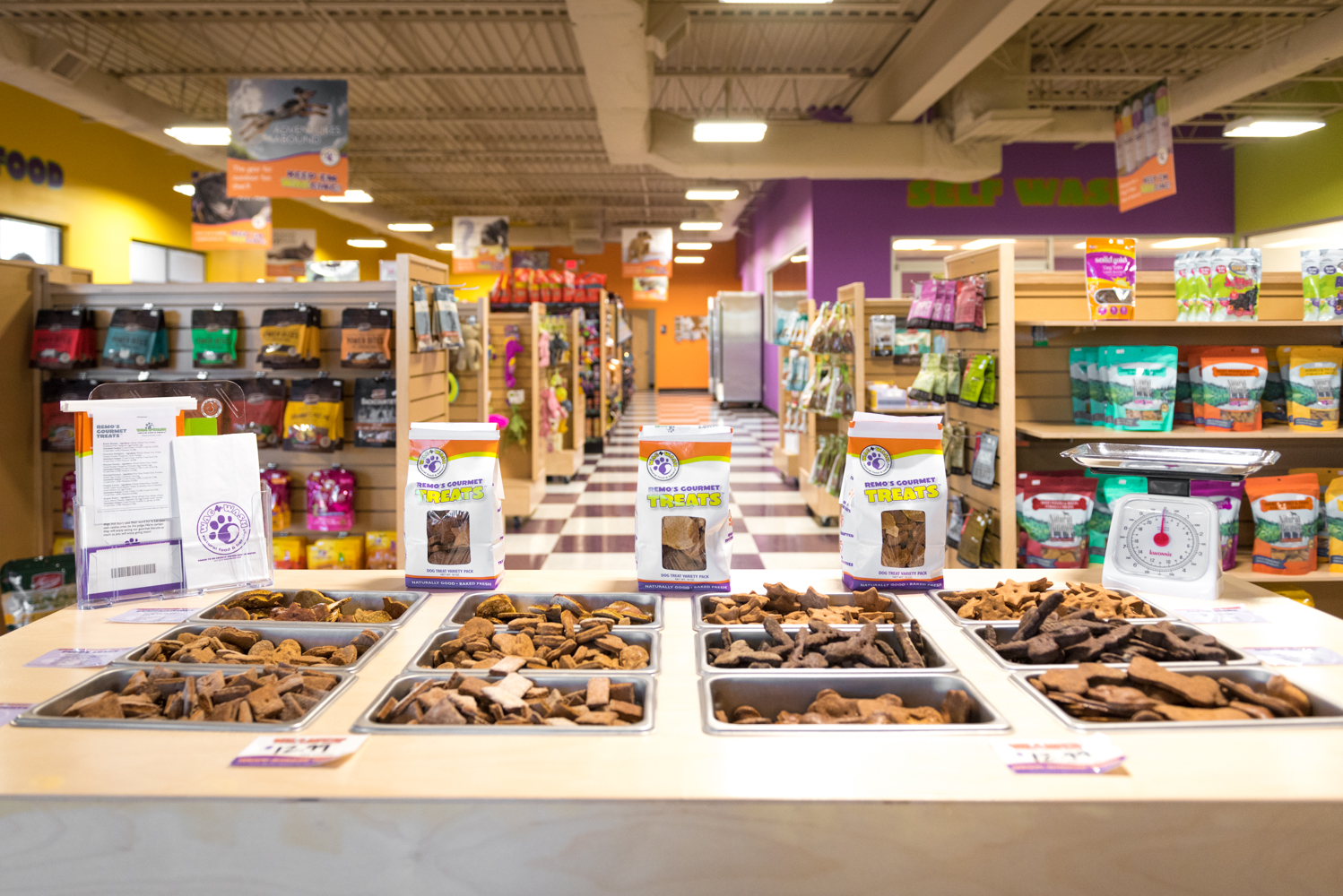 Wag N' Wash Natural Pet Food & Grooming California