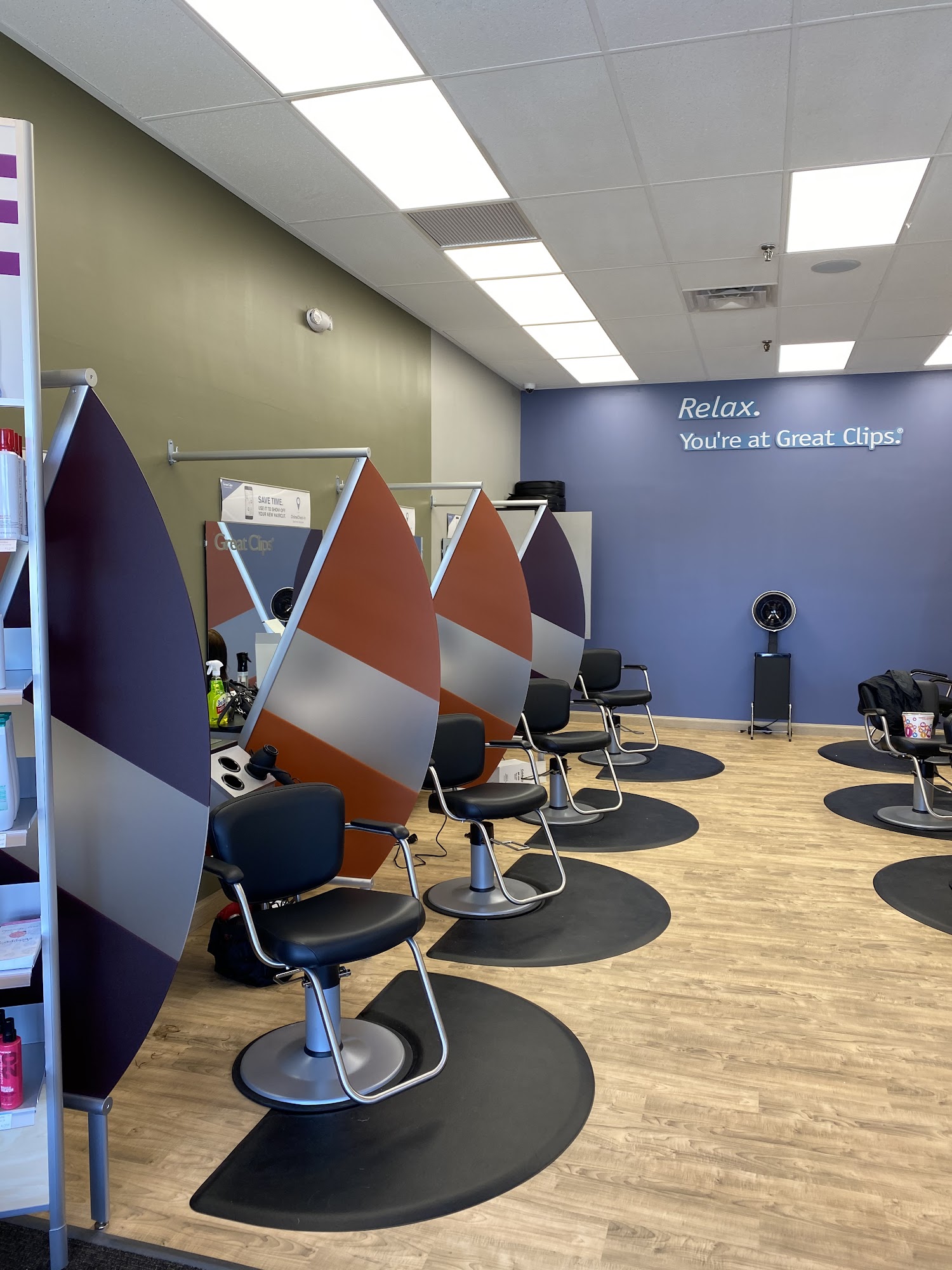 Great Clips 251 US-1 STE 0-3, Falmouth Maine 04105